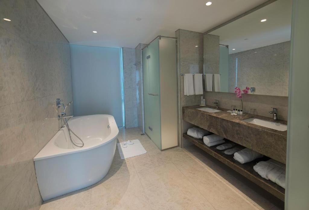 Executive Twin Suite