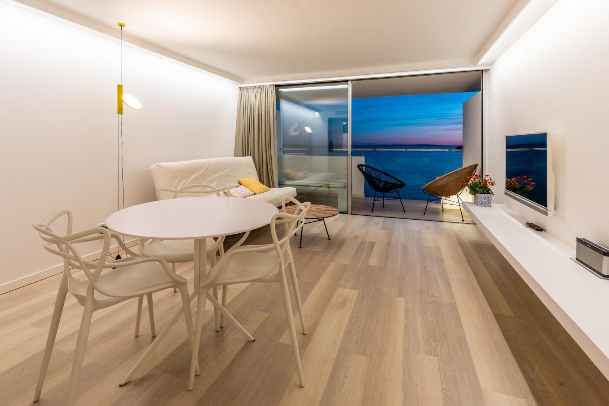 Studio Apartment Sea View Higher Floors