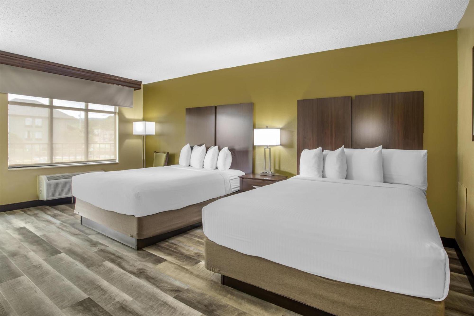Queen Room Two Queen Beds Non-Smoking