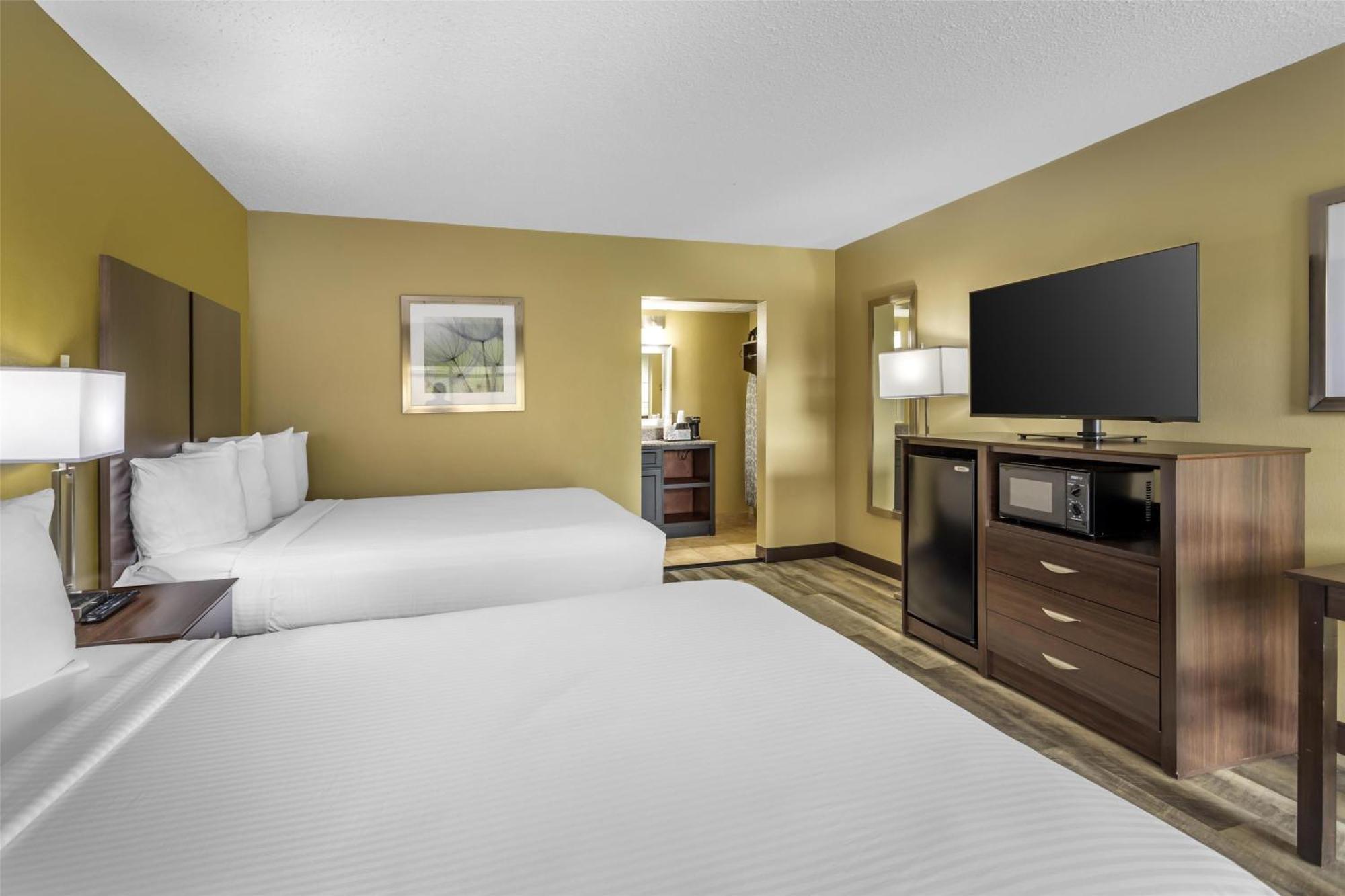 Queen Room Two Queen Beds Non-Smoking