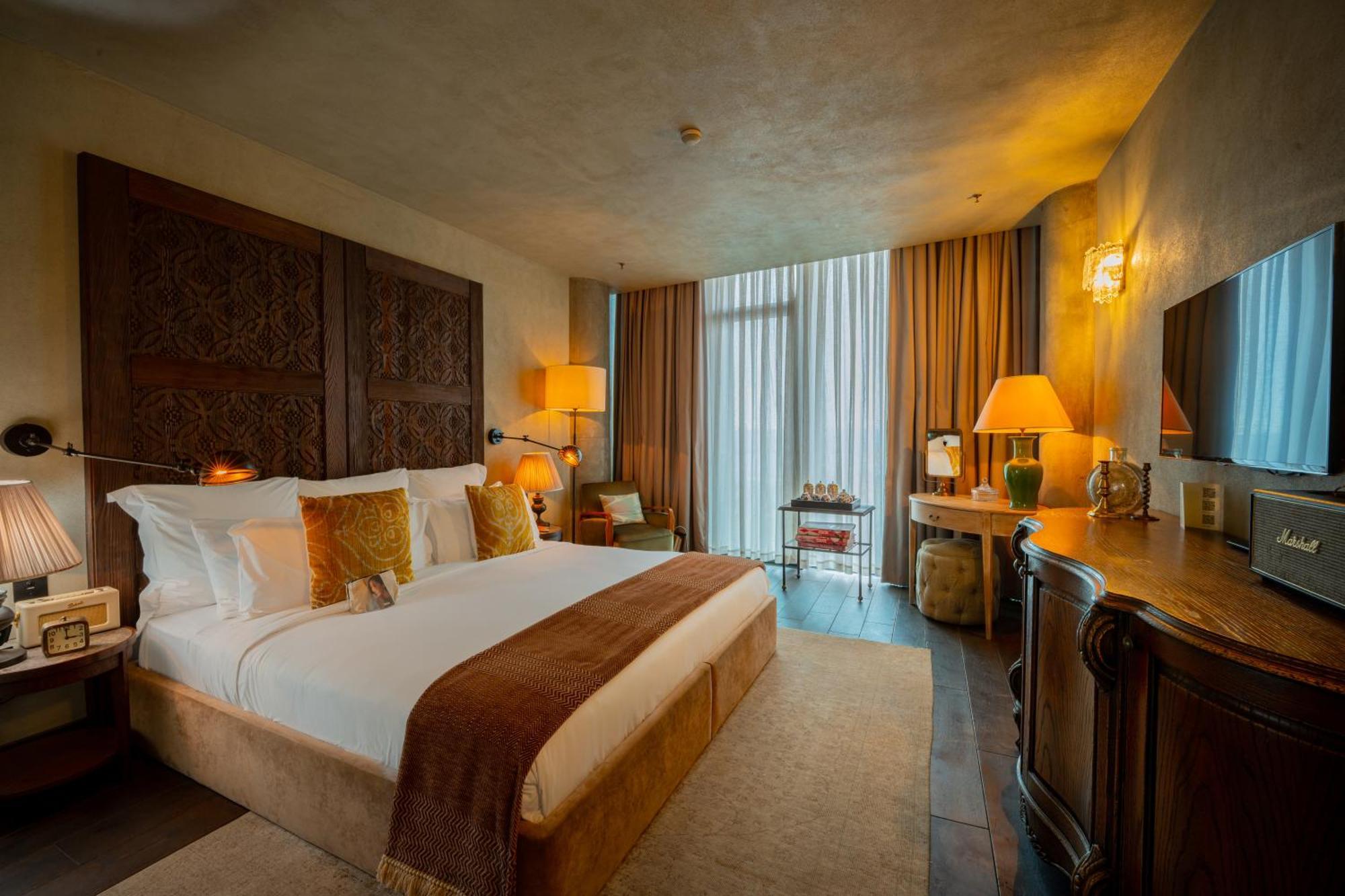 Medium Room