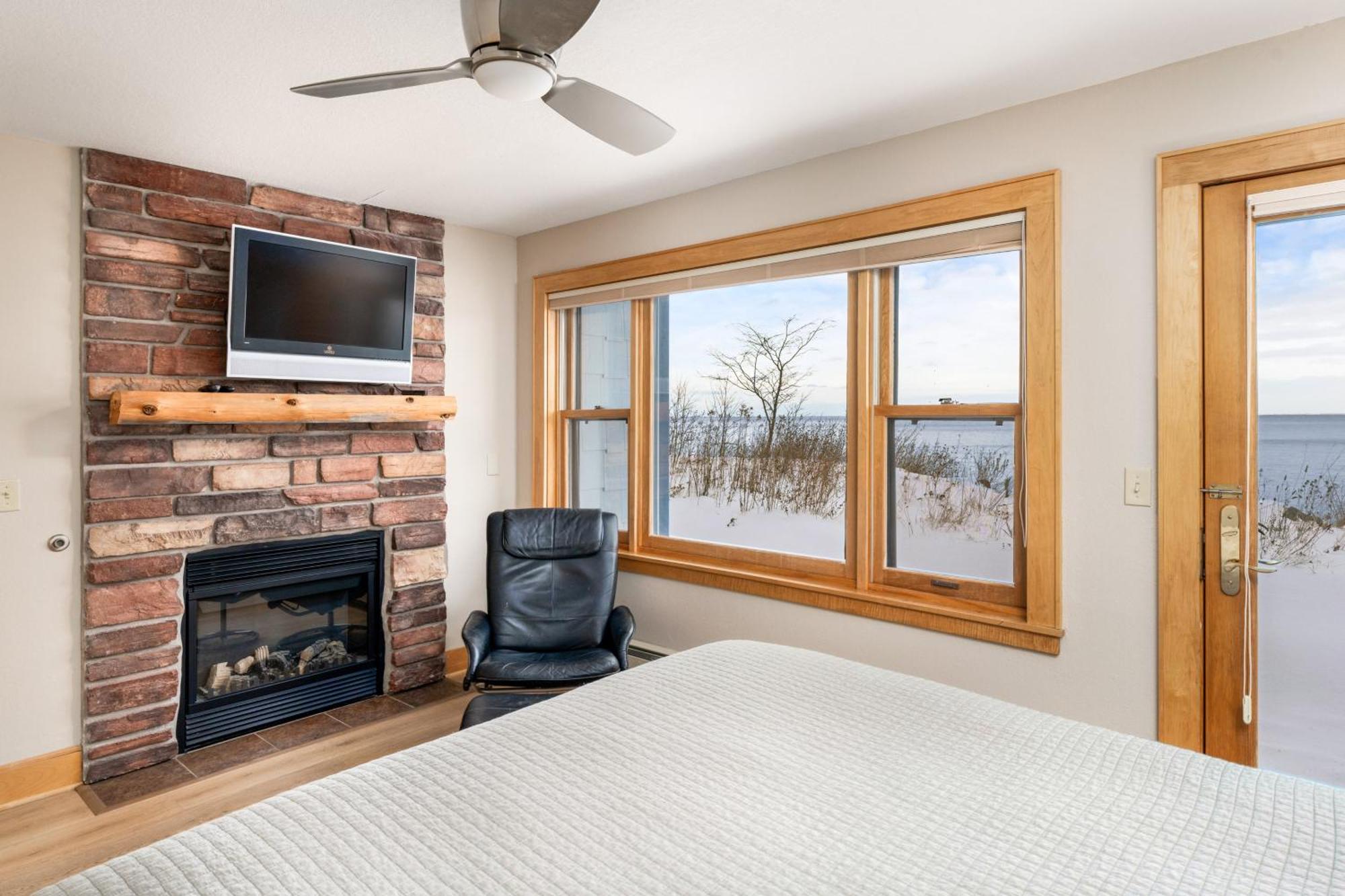 Two-Bedroom Lakeside Suite