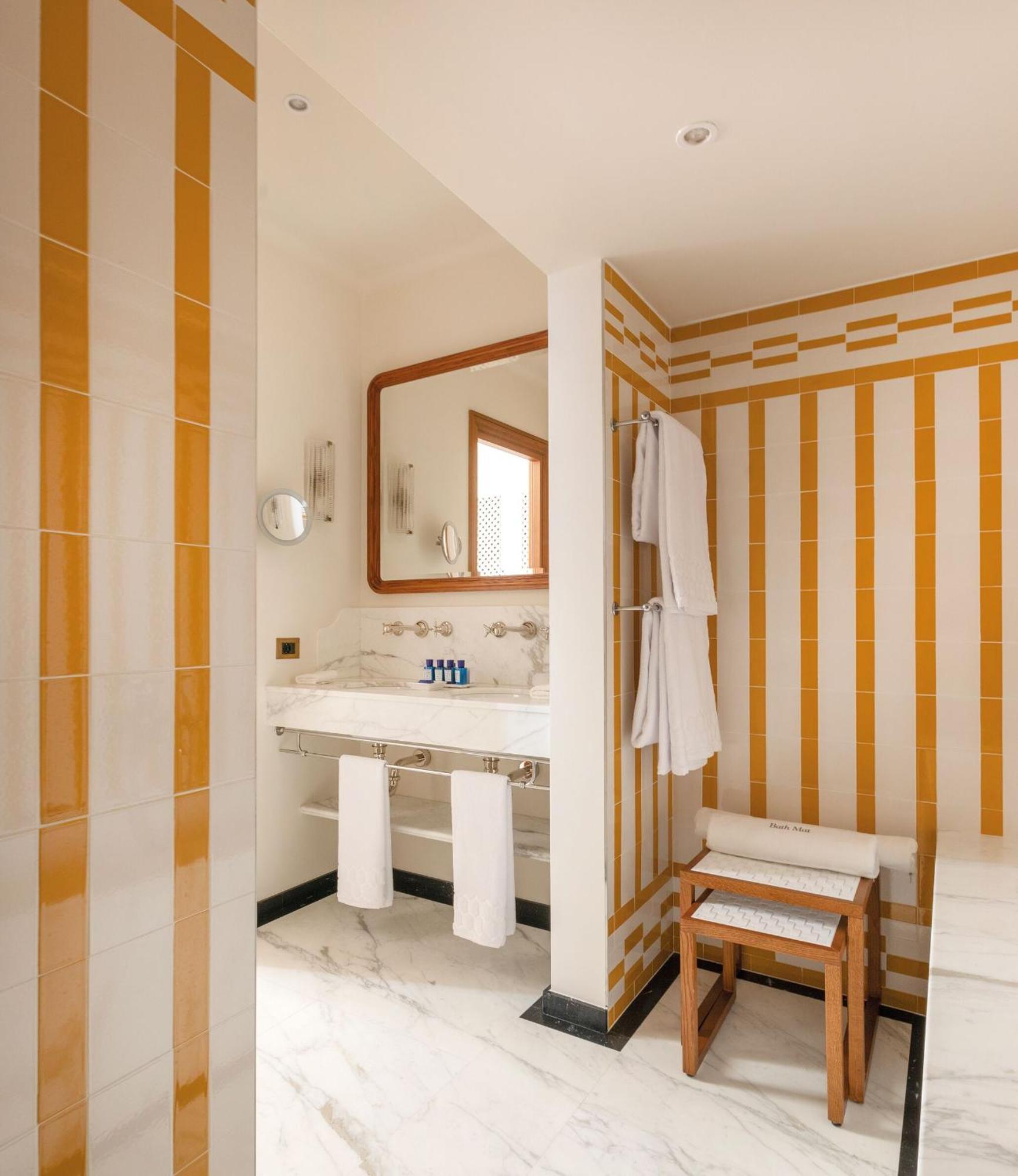 Junior Suite Village View