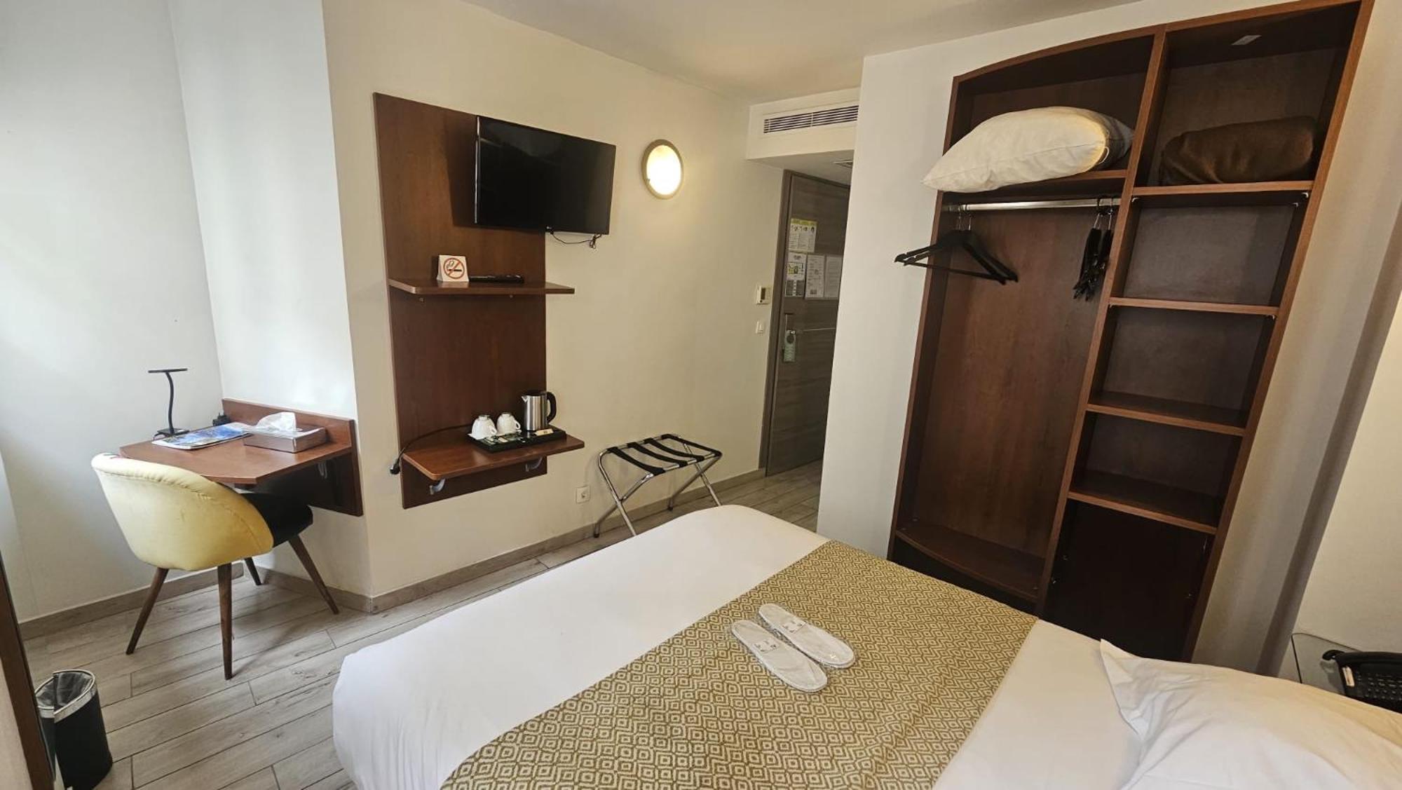 Large Double Room