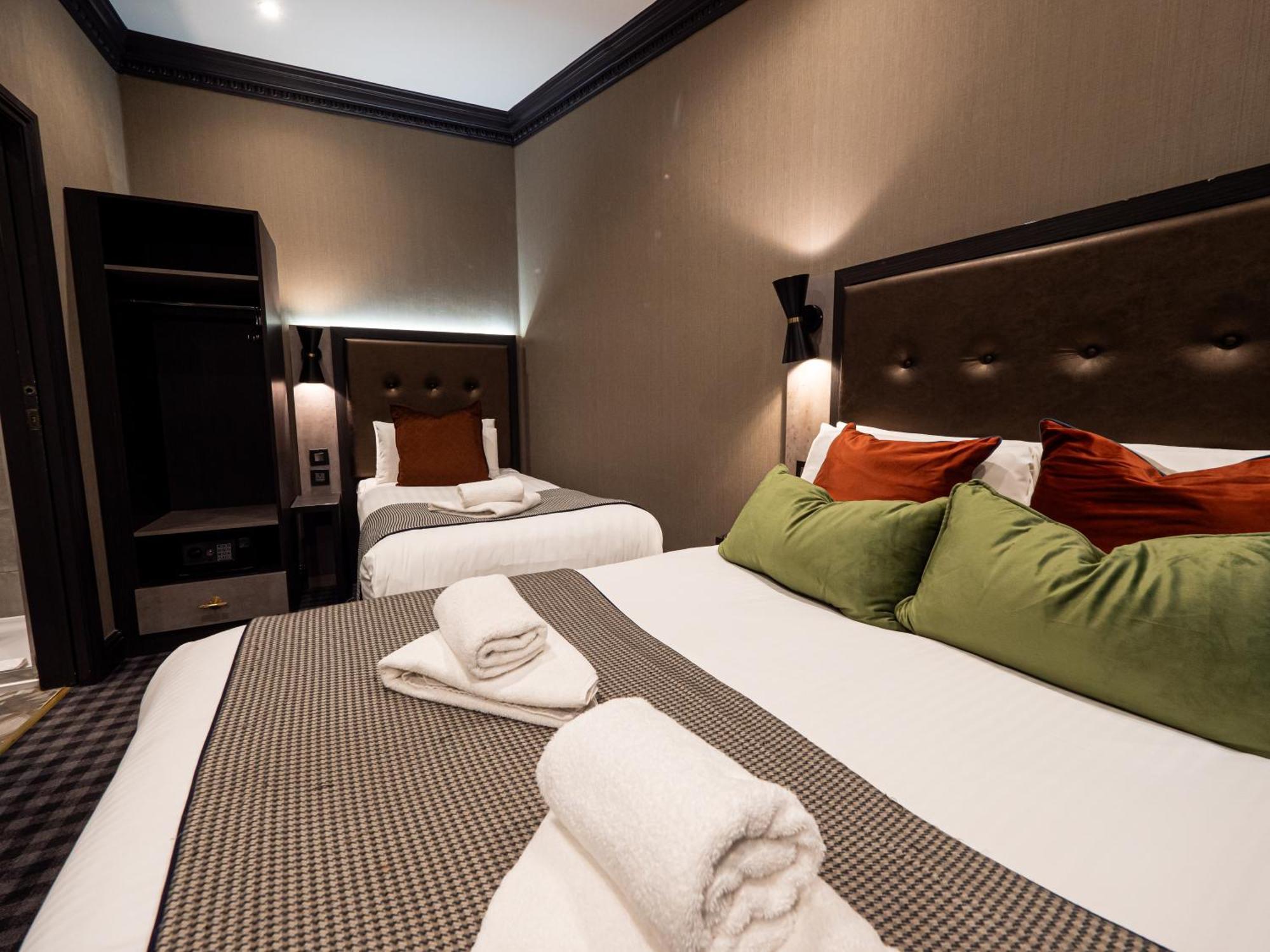 Deluxe Triple Room,1743053696:JPEG