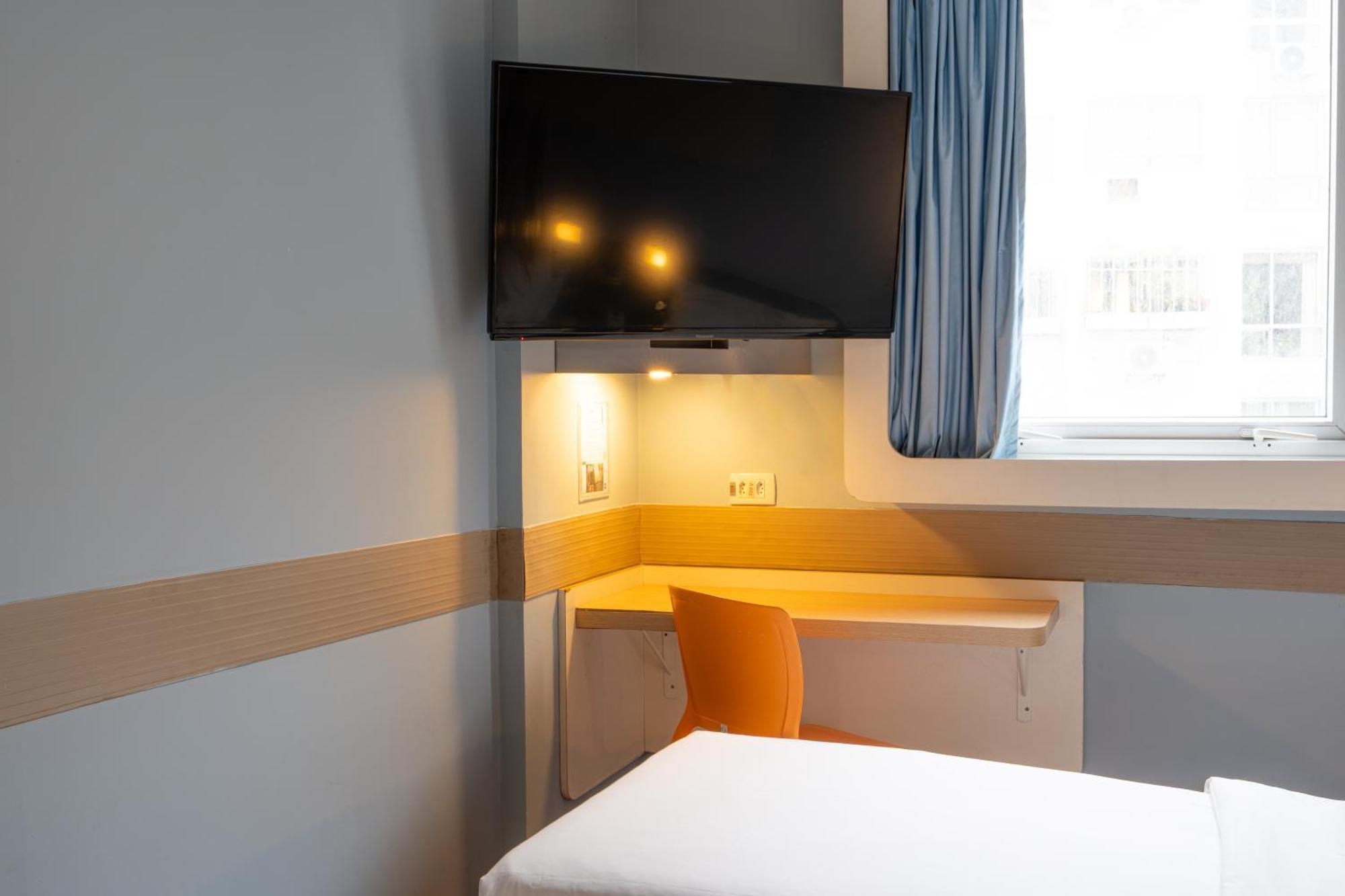 Superior Apartment Two Single Beds