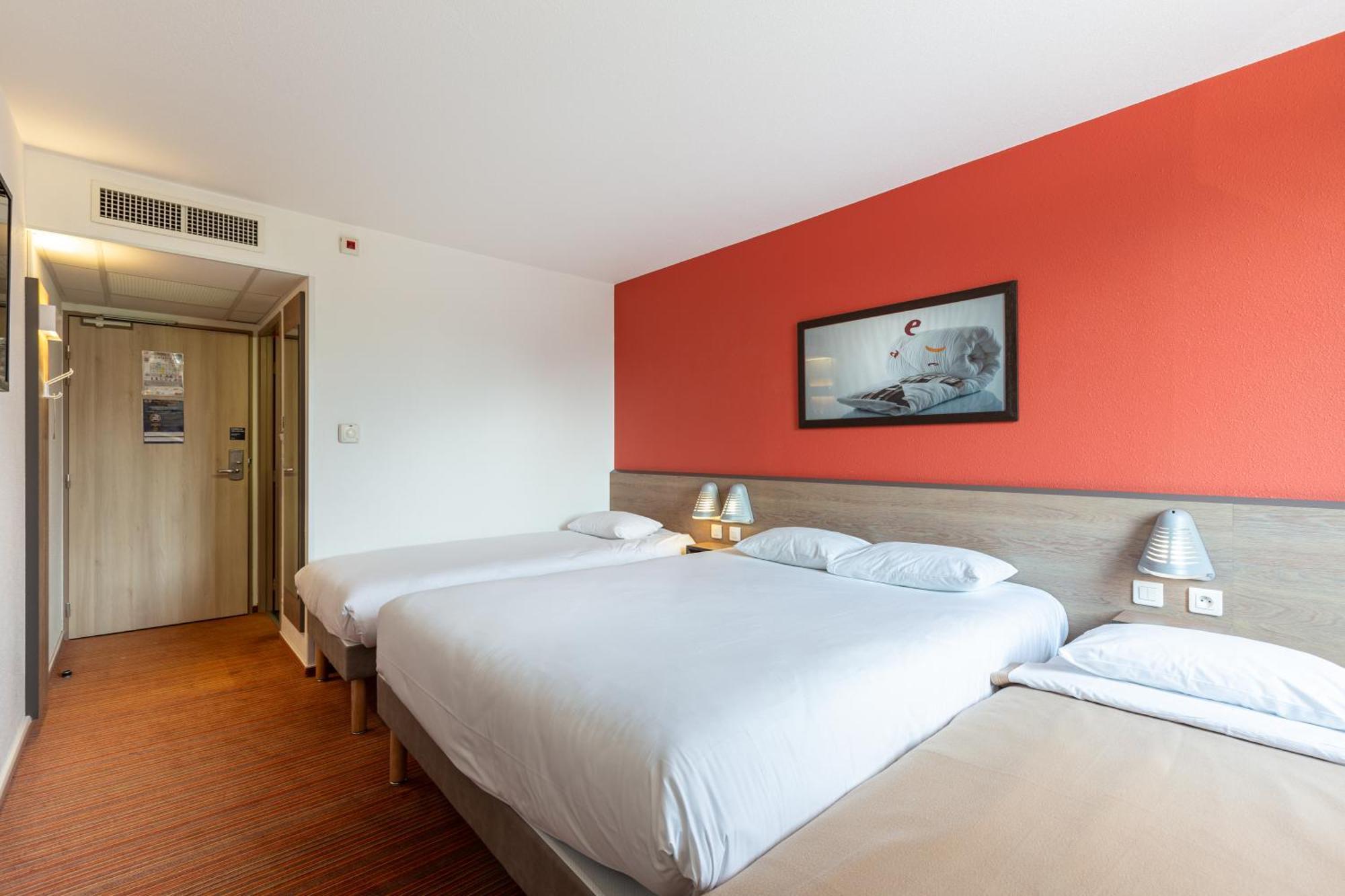 Quadruple Room 1 double bed 1 single bed bed 70 or 160cm,1743094486:JPEG
