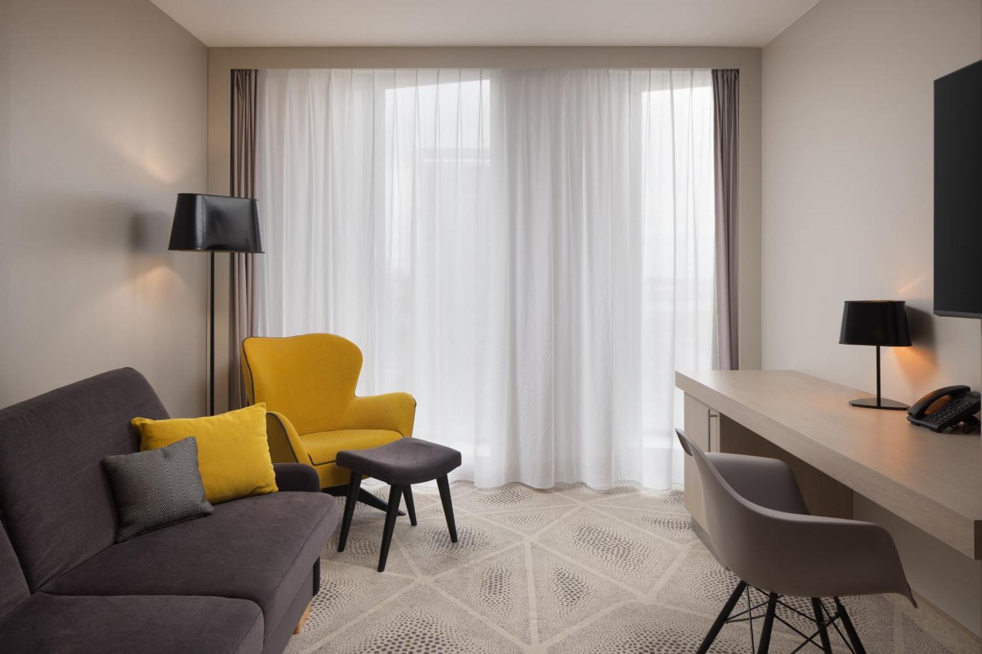 One-Bedroom King Suite