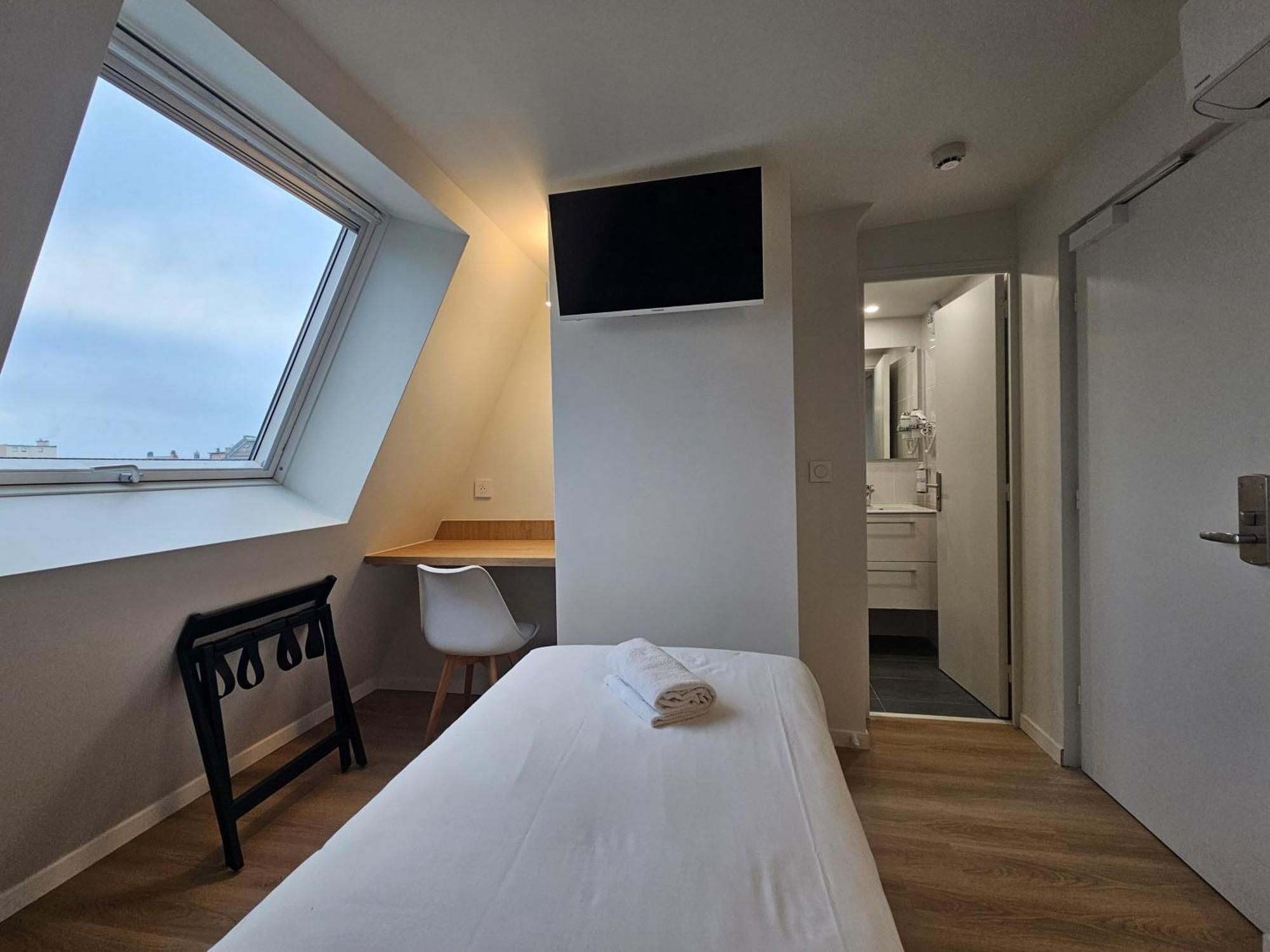 Single Room,1743183149:JPEG