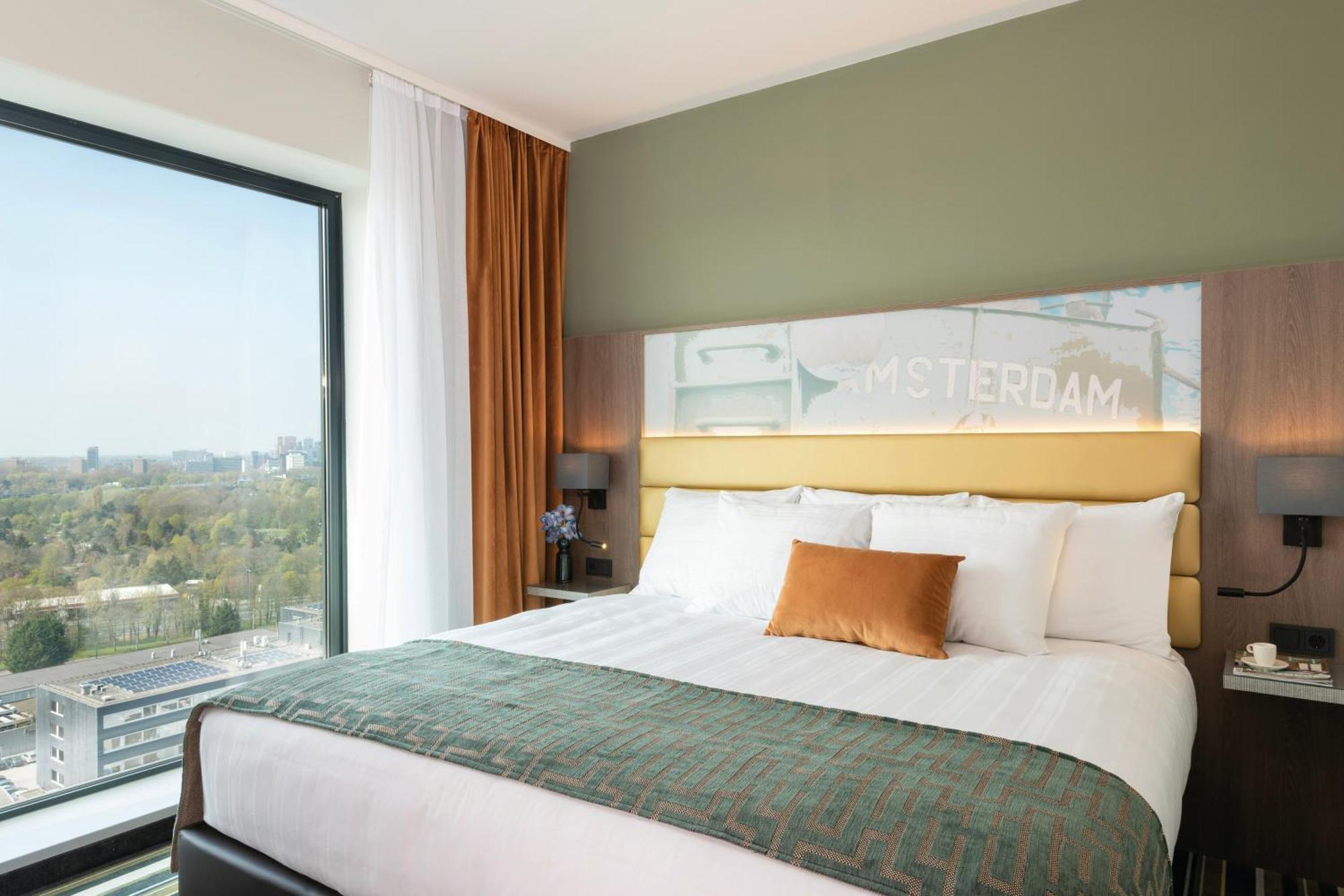Deluxe Room 1 King Bed Upper Floors,1769970572:JPEG