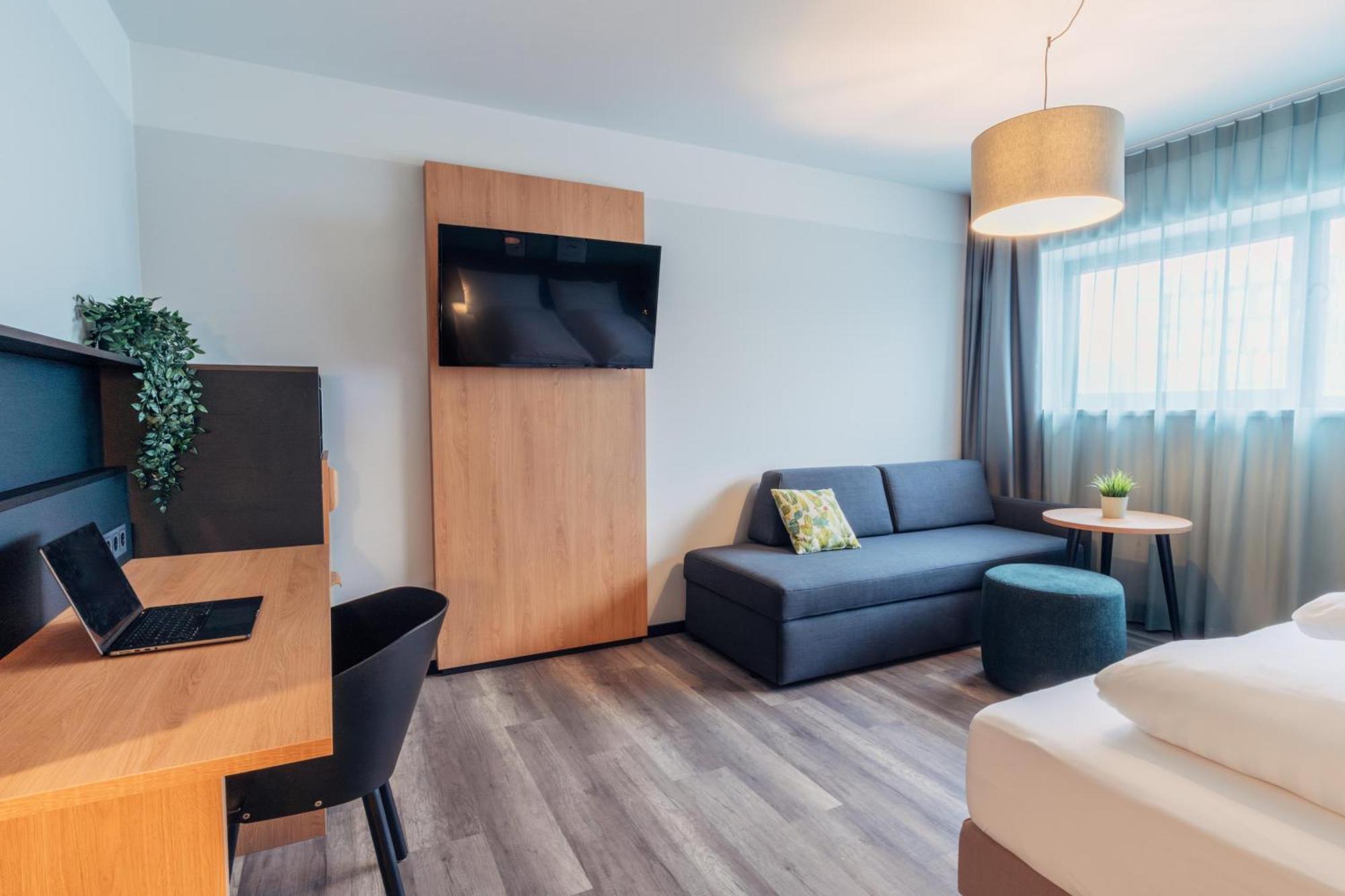 Large Double Room