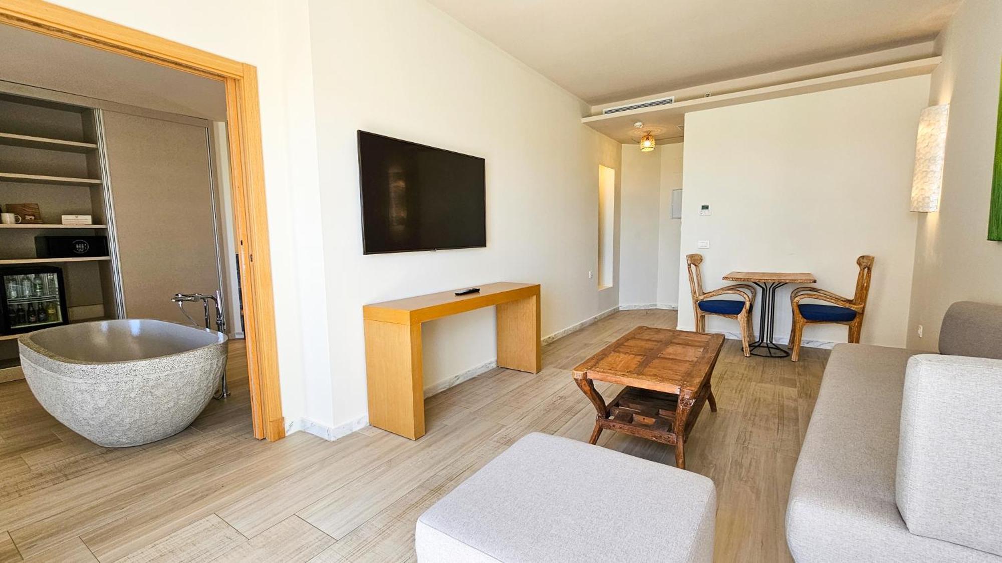 Deluxe Junior Suite