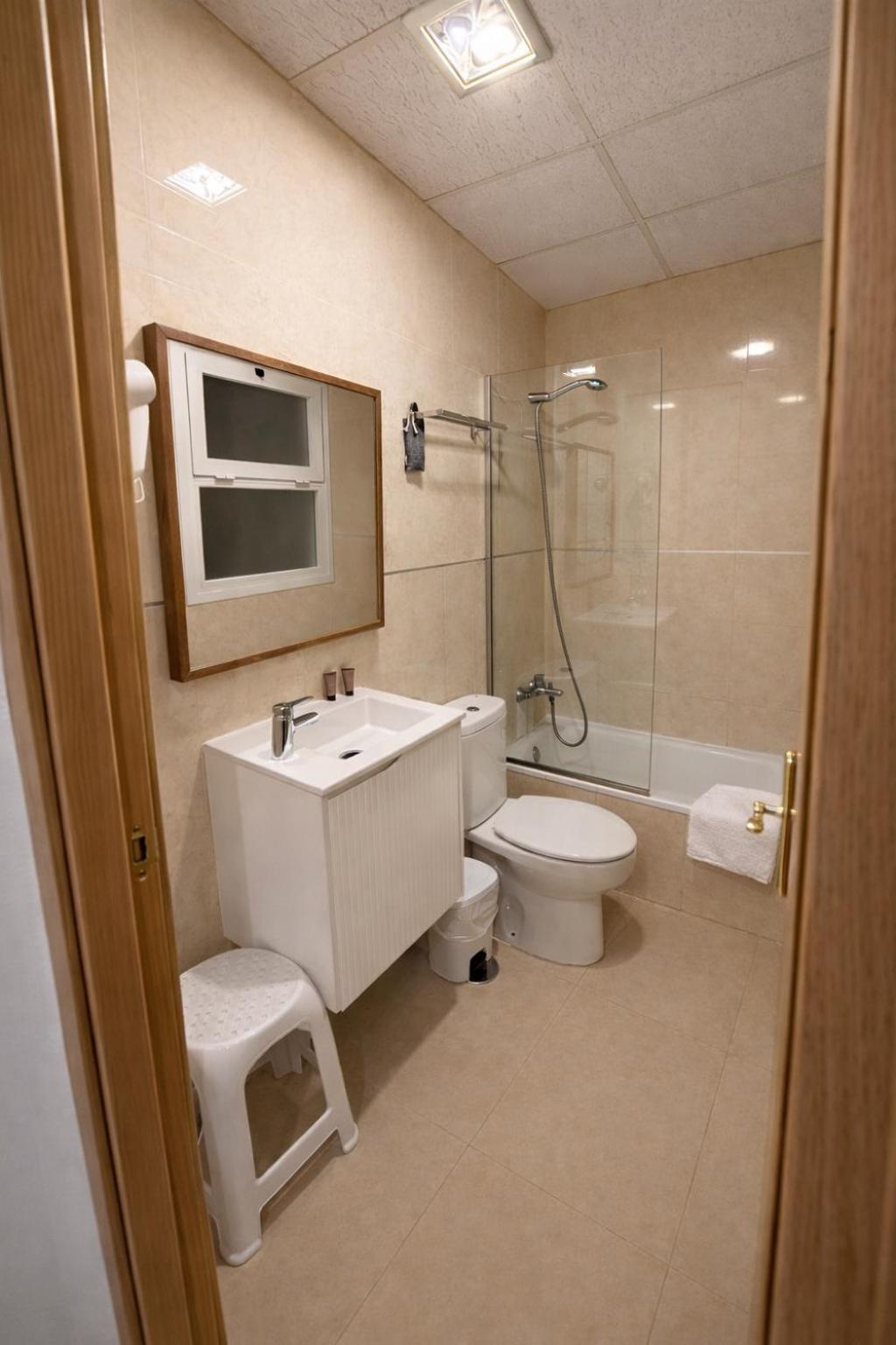 Single Room,1765515988:JPEG