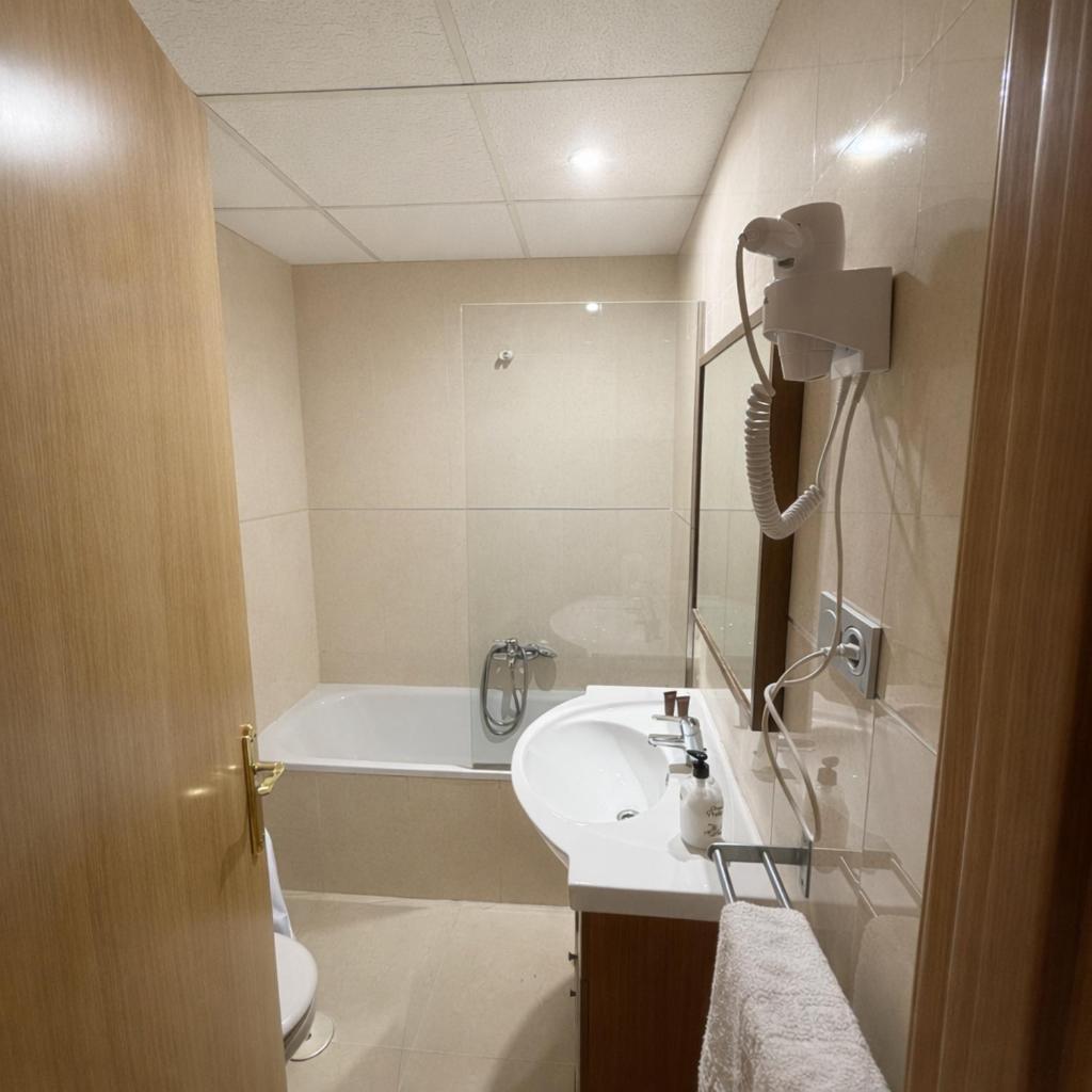 Double Room,1765470687:JPEG