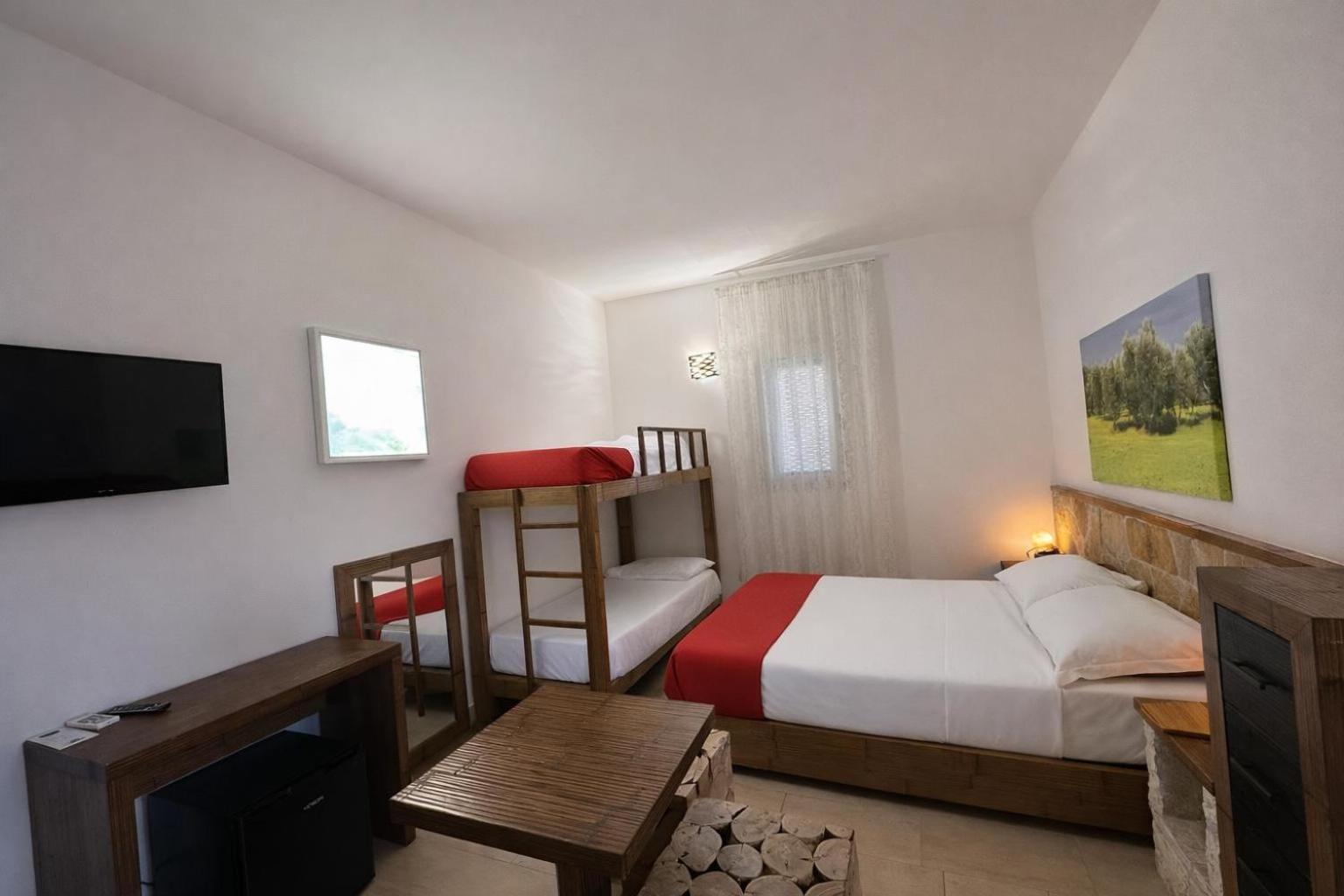 Classic Quadruple Room,1743262311:JPEG