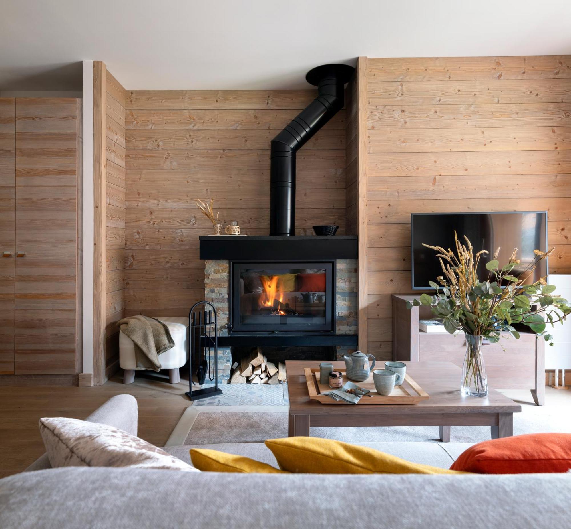 Two-Bedroom Apartment Sauna Fireplace