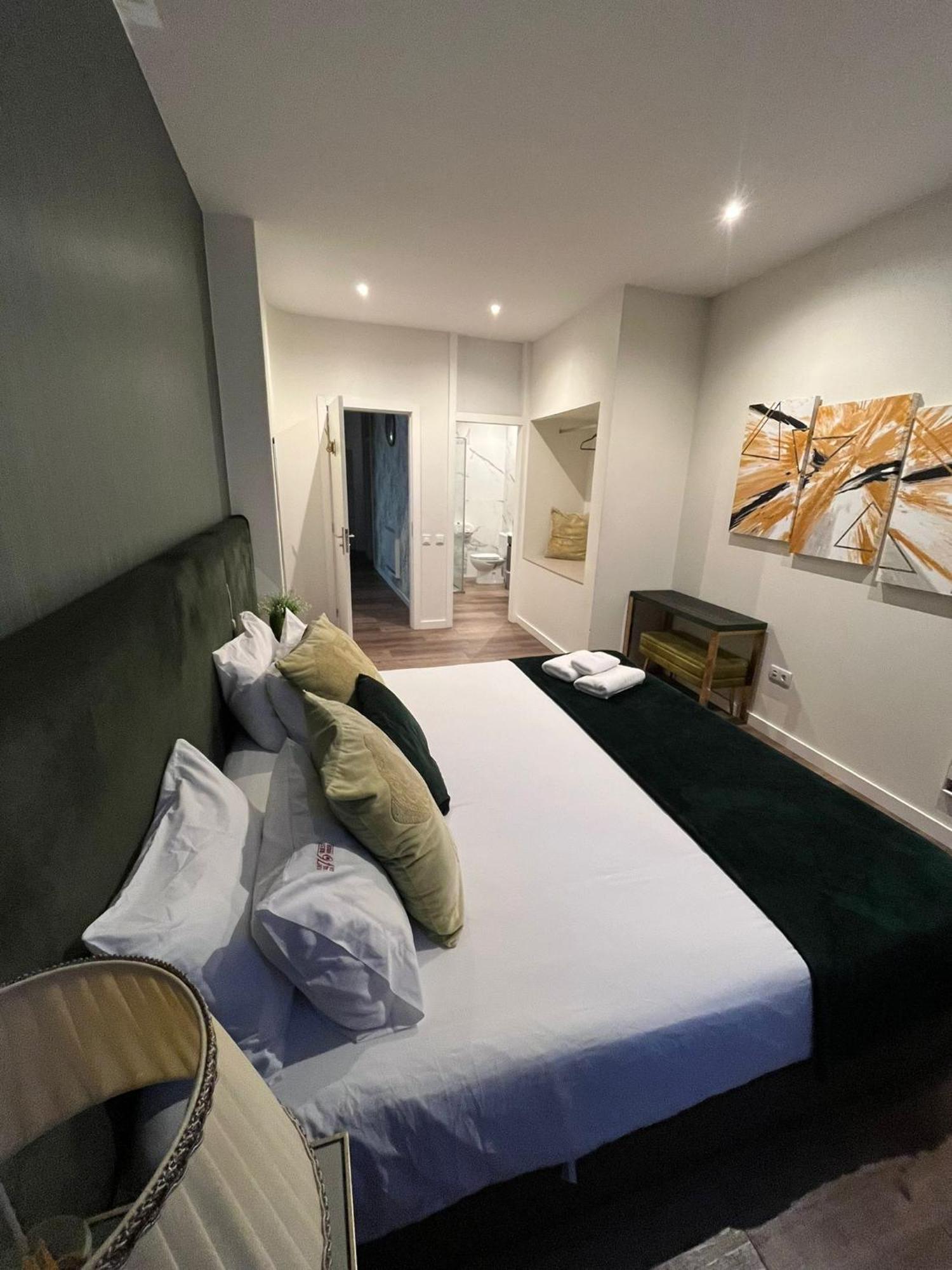 Double Room Private Bathroom