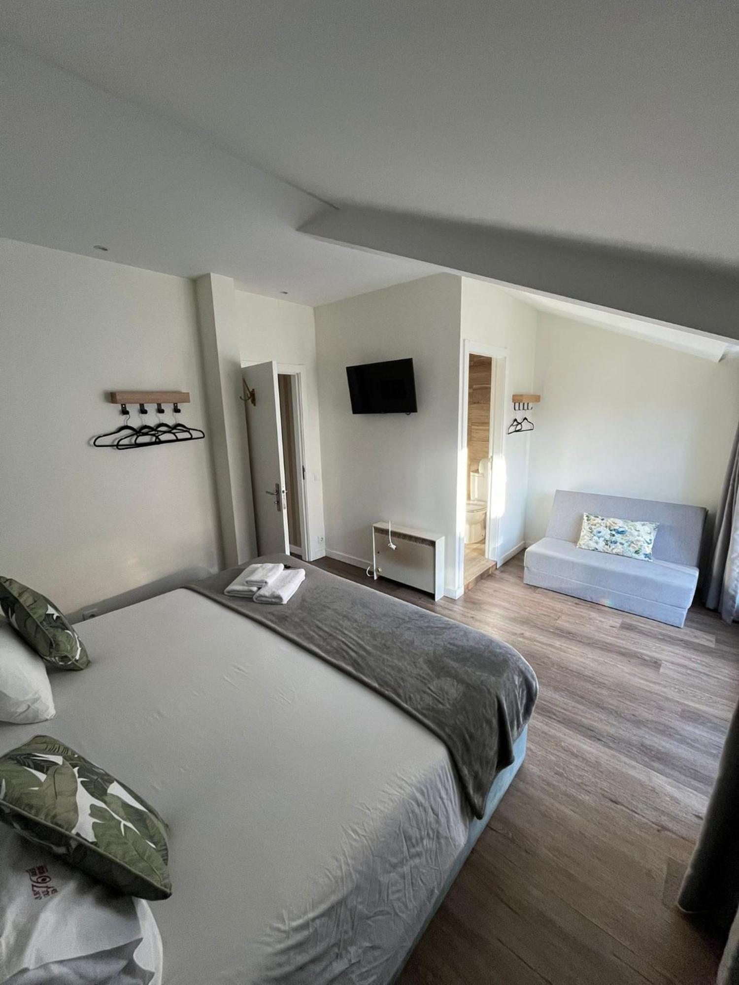 Double Room Private Bathroom