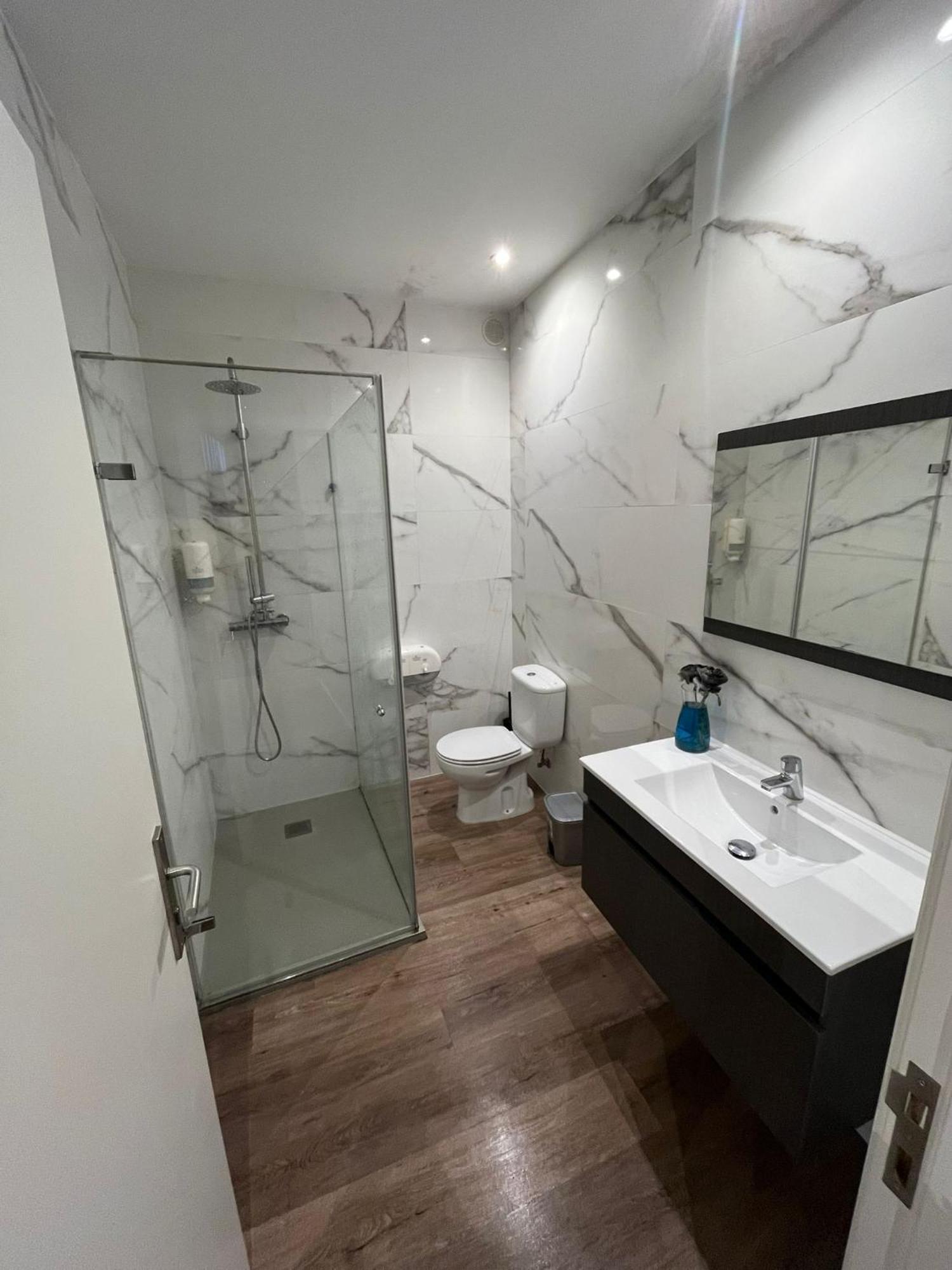 Double Room Private Bathroom