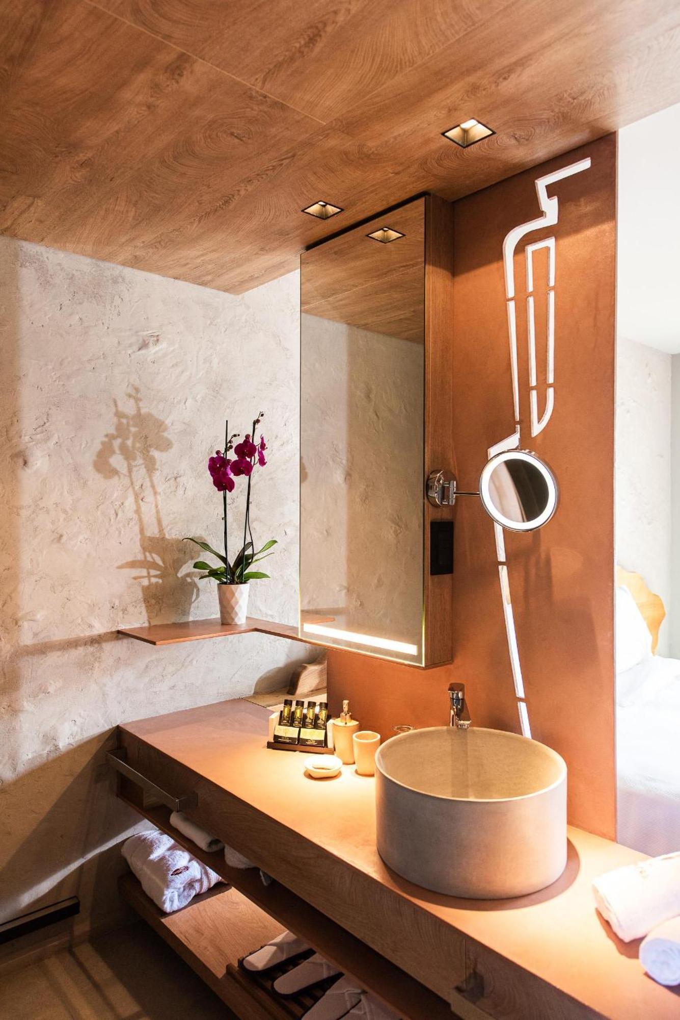 Indulge Room