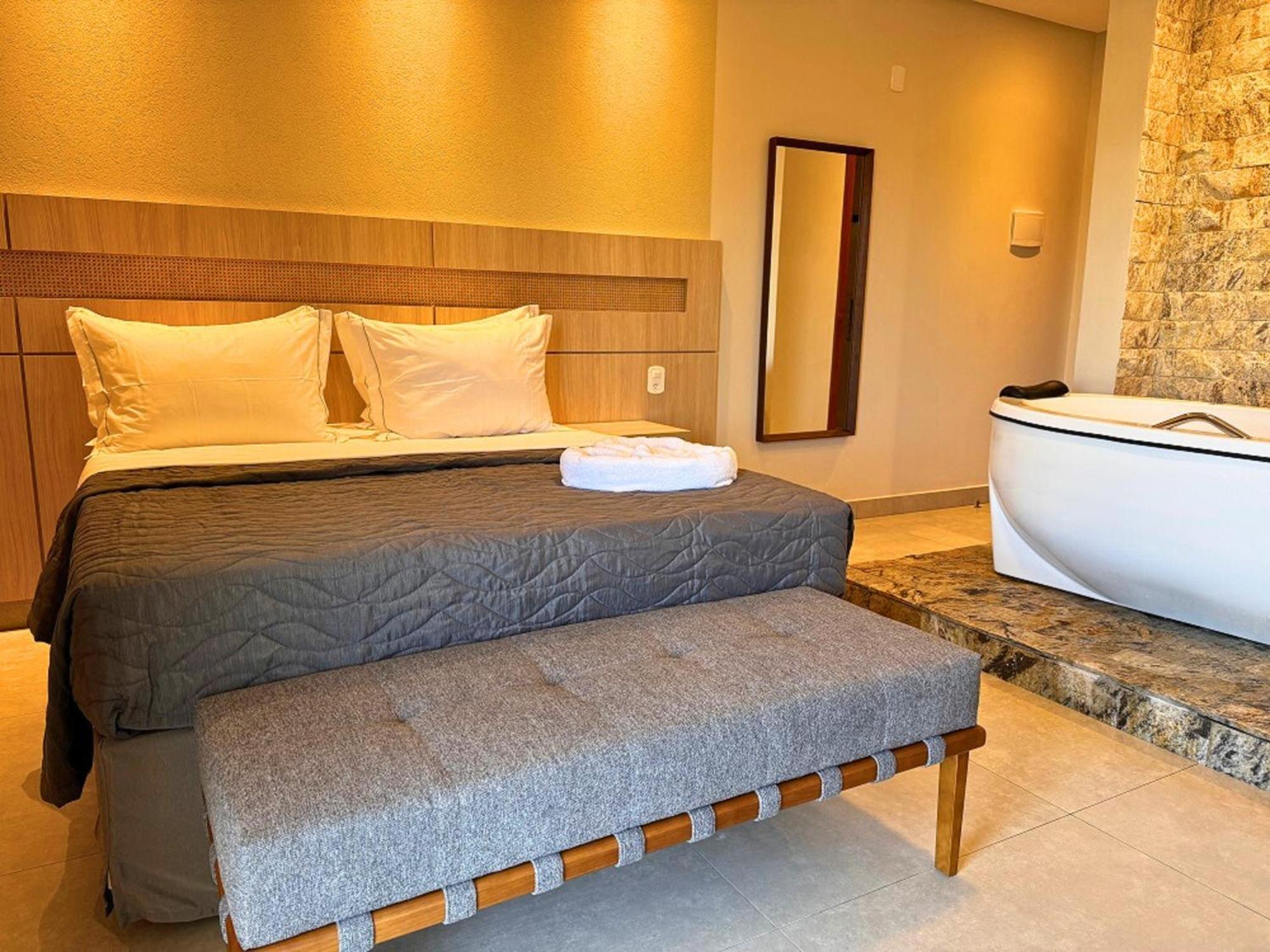 Deluxe Suite Spa Bath,1743319139:JPEG