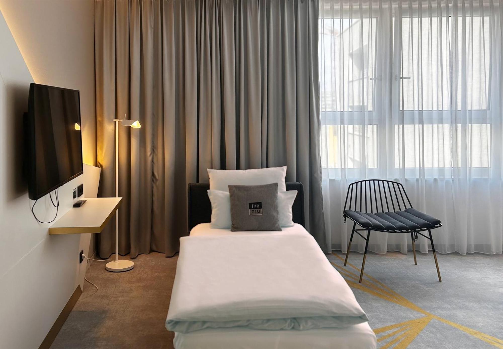 Premium Queen Room