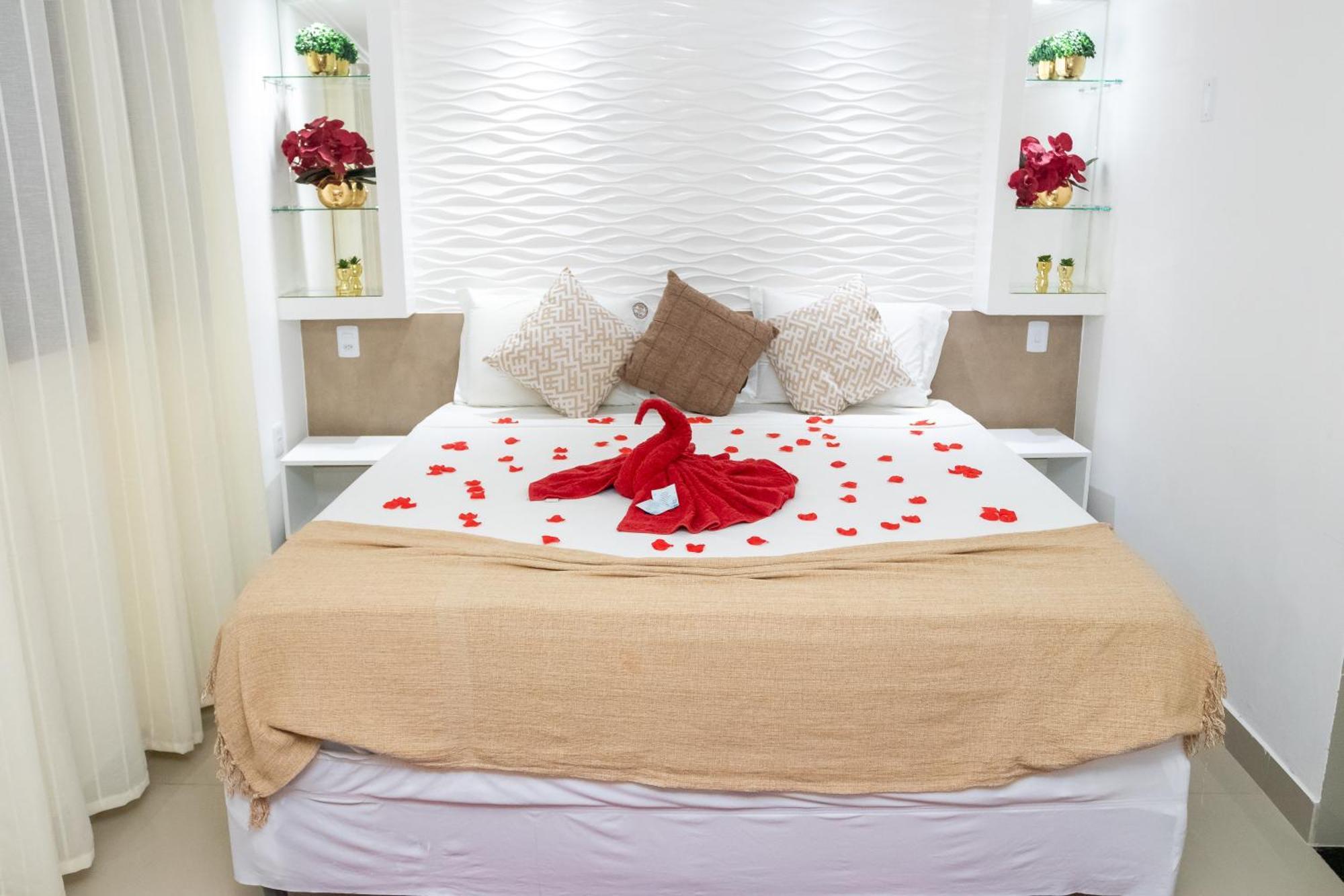 Deluxe Double Room Bath,1743338742:JPEG