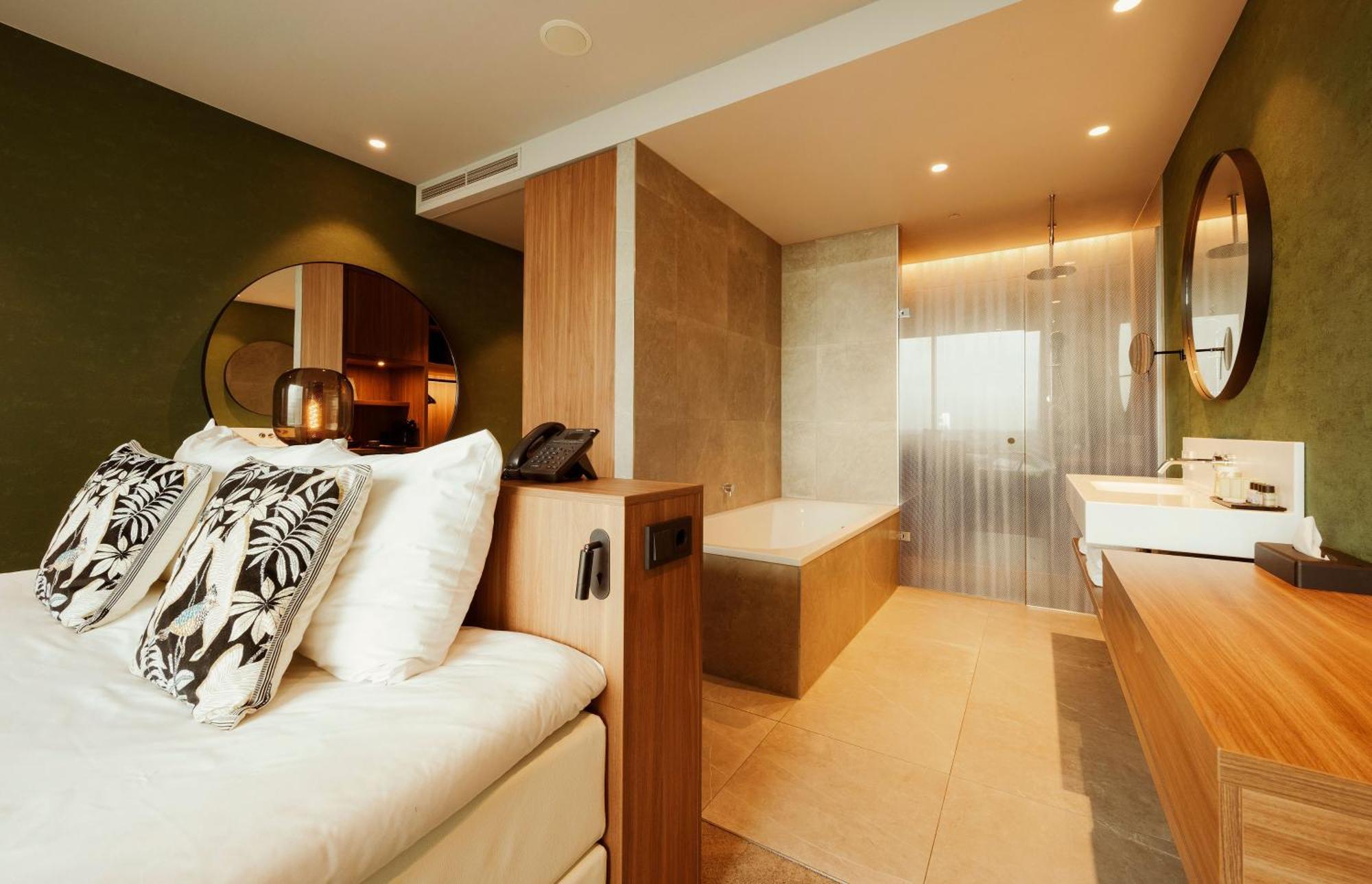 Comfort King bath