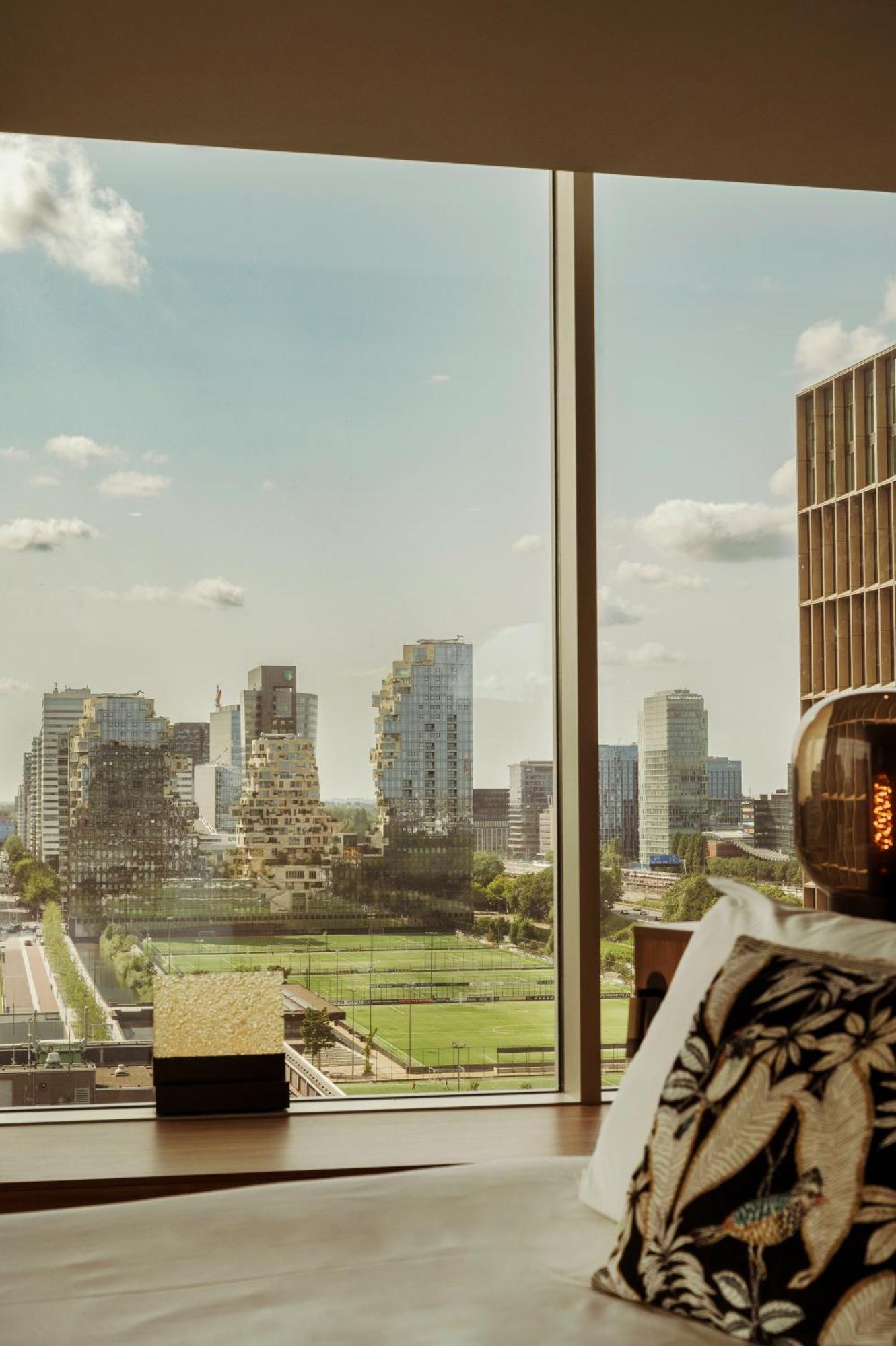 Superior King Zuidas View