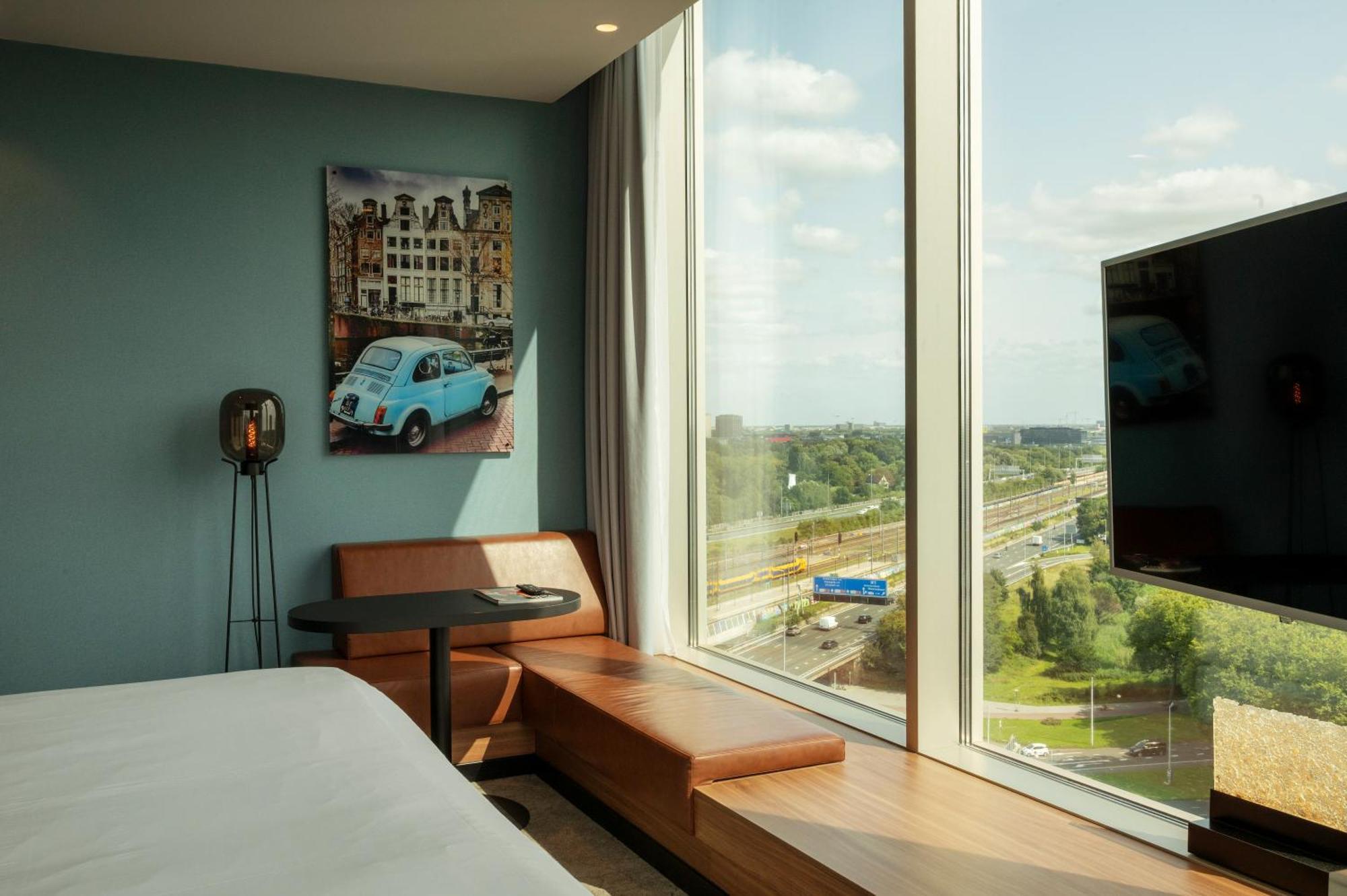 Superior King Zuidas View
