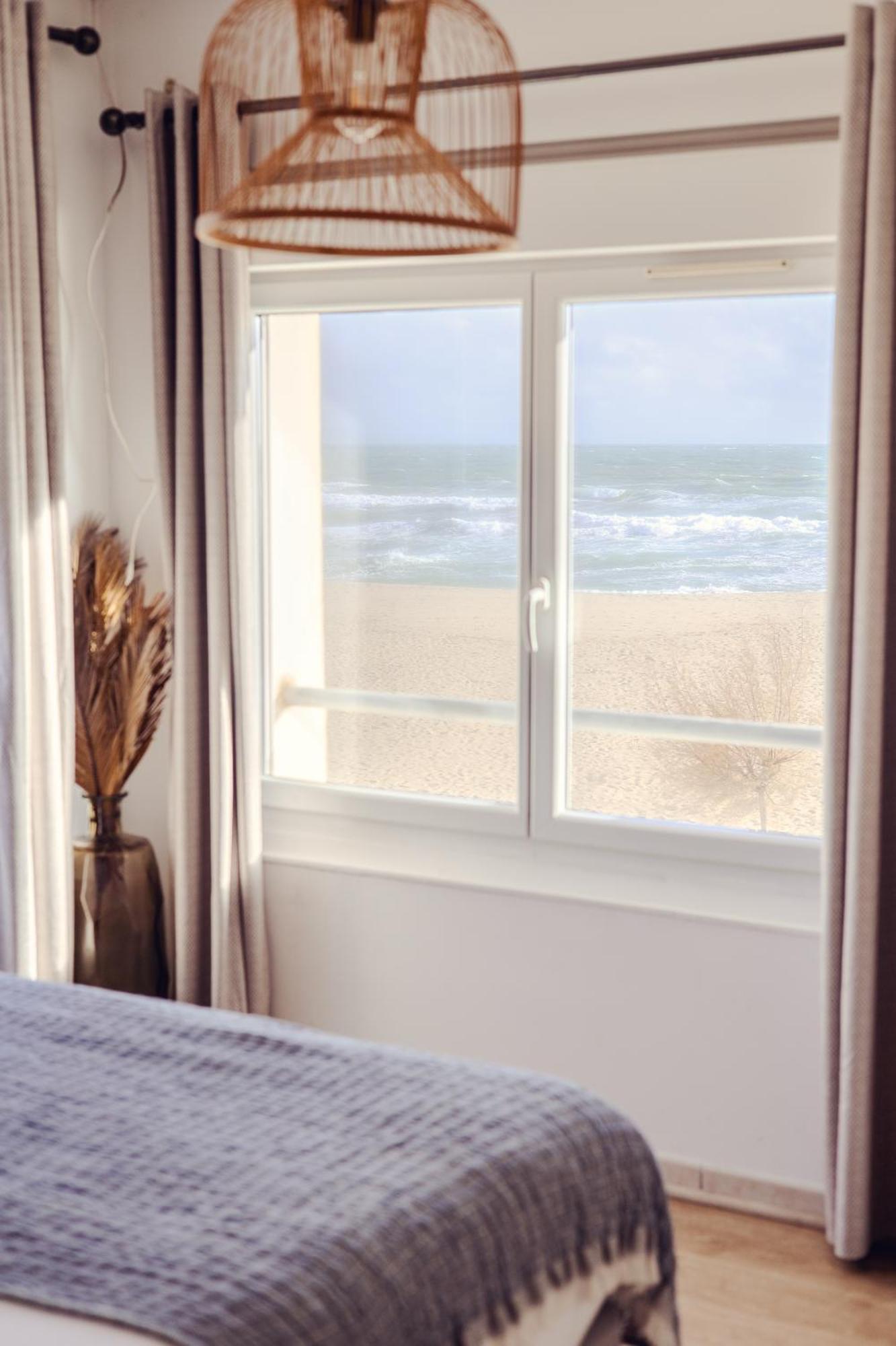 Double Room Sea View,1743371812:JPEG