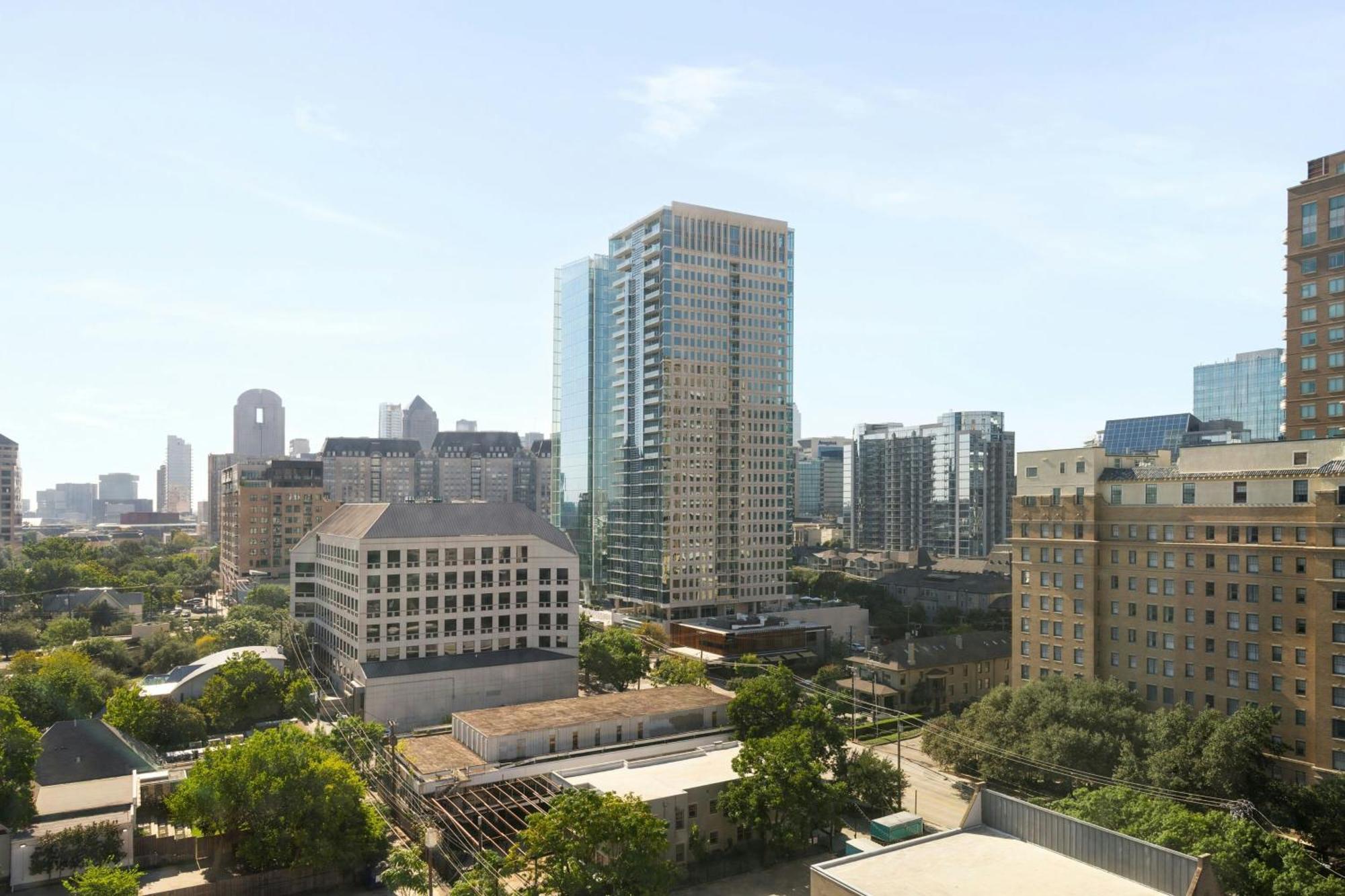 Standard Guest room 1 King City view