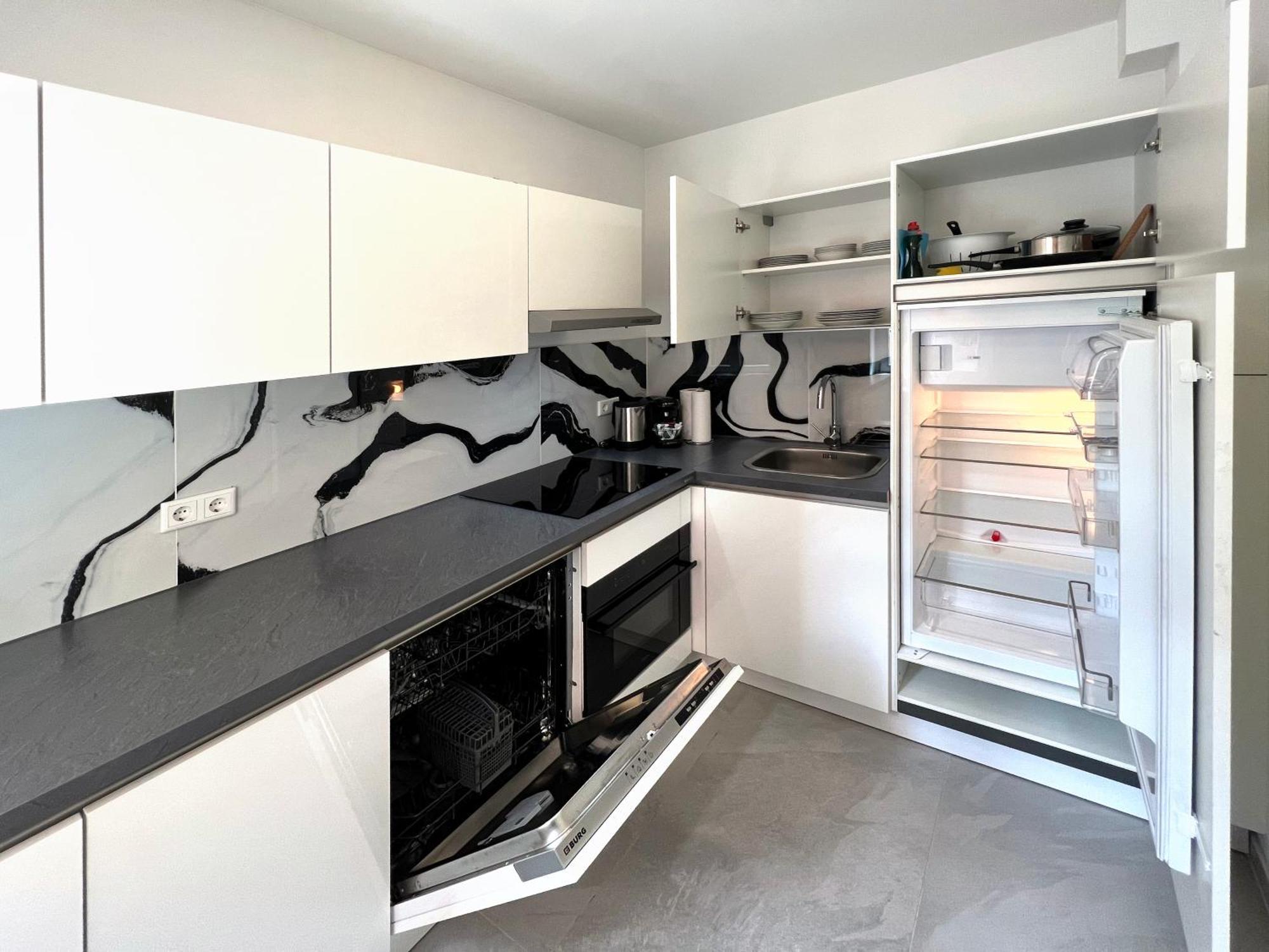3-Zimmer Supreme Apartment mit 2 Schlafzimmern 1 Wohnzimmer und Terrasse oder Galerie