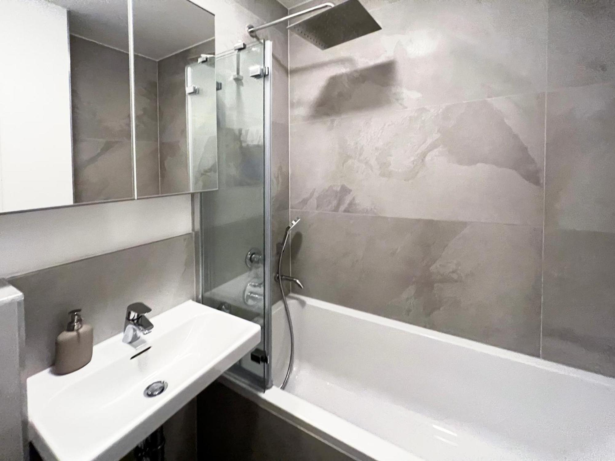 3-Zimmer Deluxe Apartment mit 2 Schlafzimmern und 1 Wohnzimmer