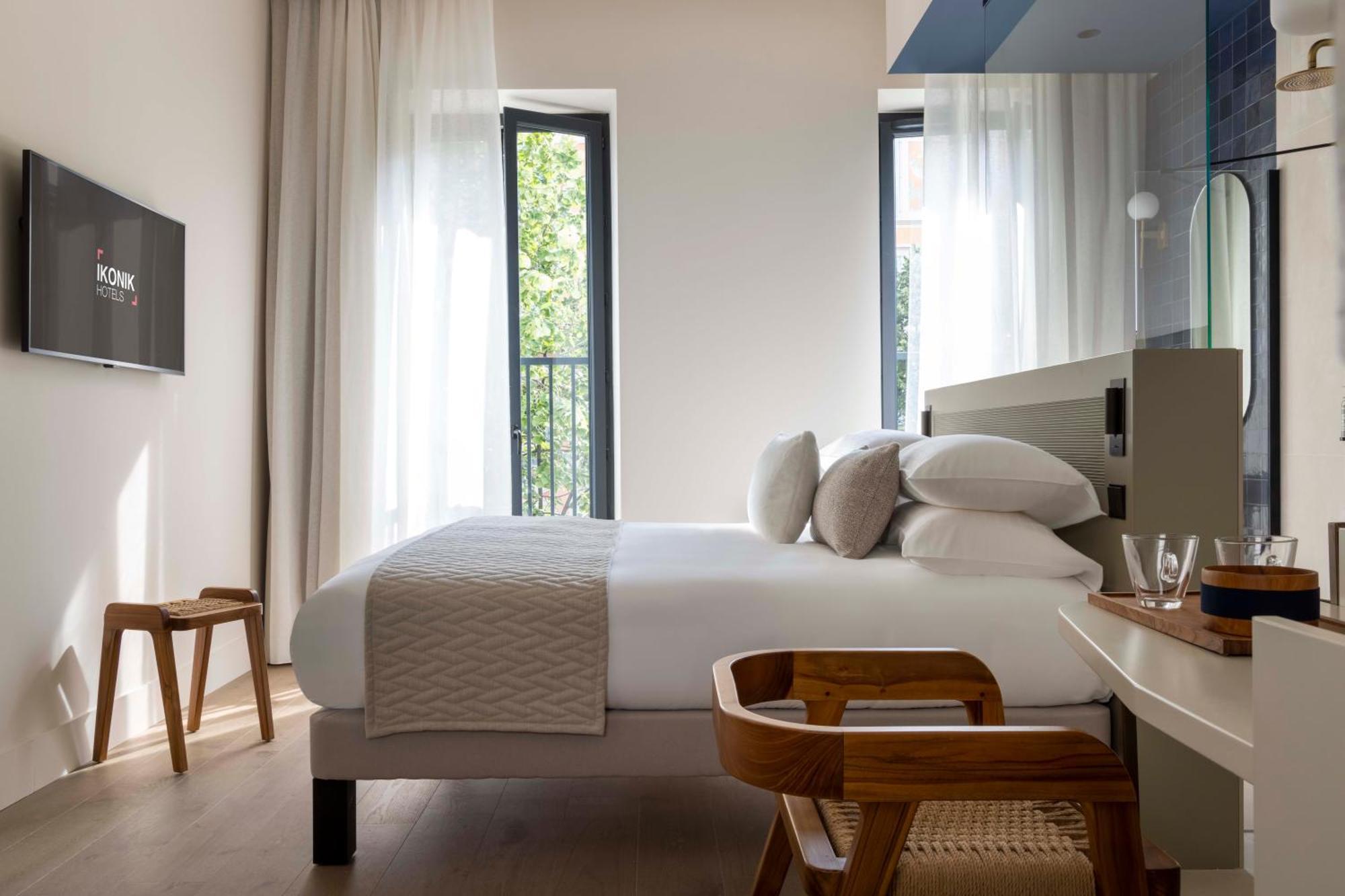 Premium Queen Room