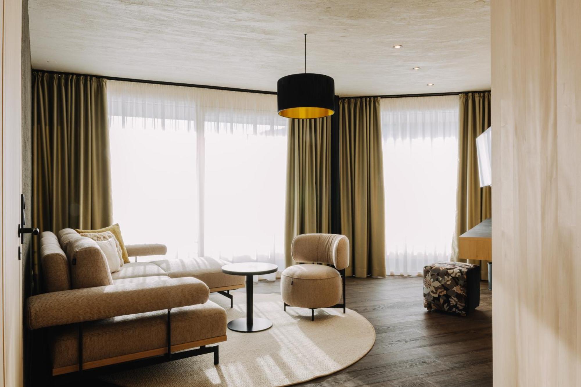 Family Suite,1758887004:JPEG