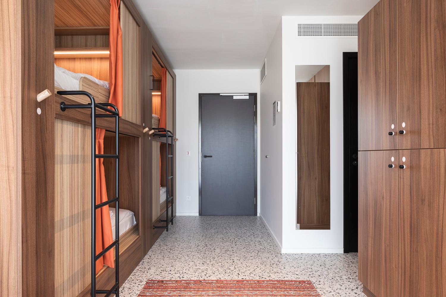 YUST a Dorm 8