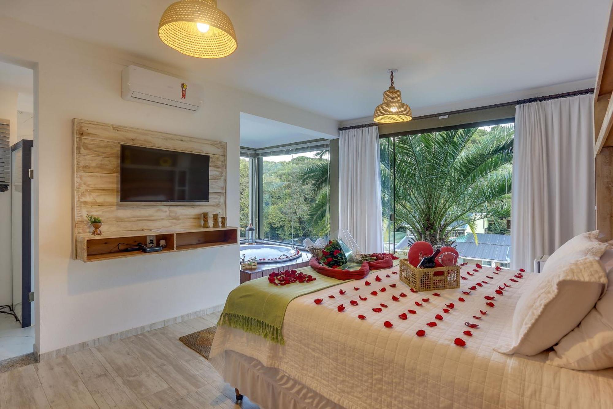 Deluxe Double or Twin Room Spa Bath