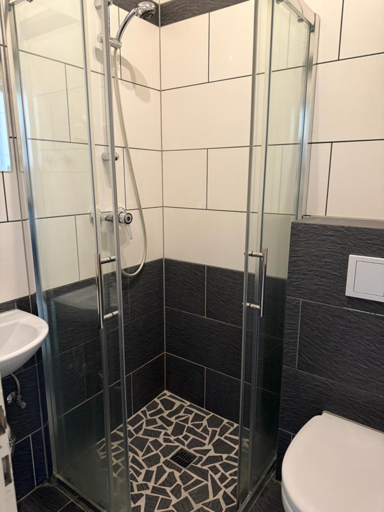 Single Room Shower