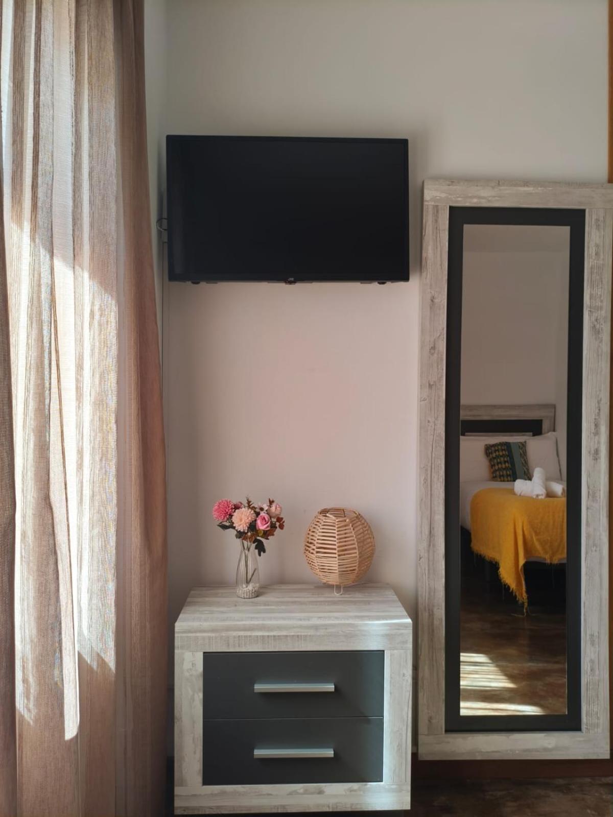Twin Room,1743686347:JPEG