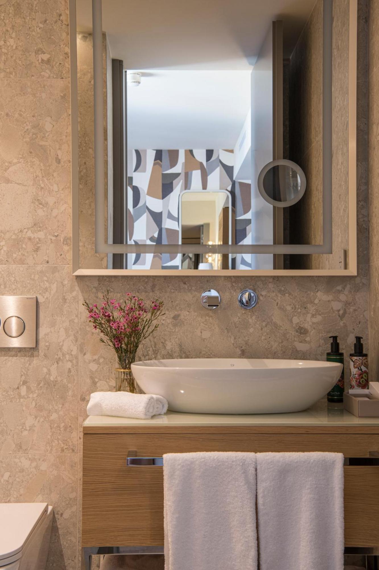 Double Urban Room One-time SPA access