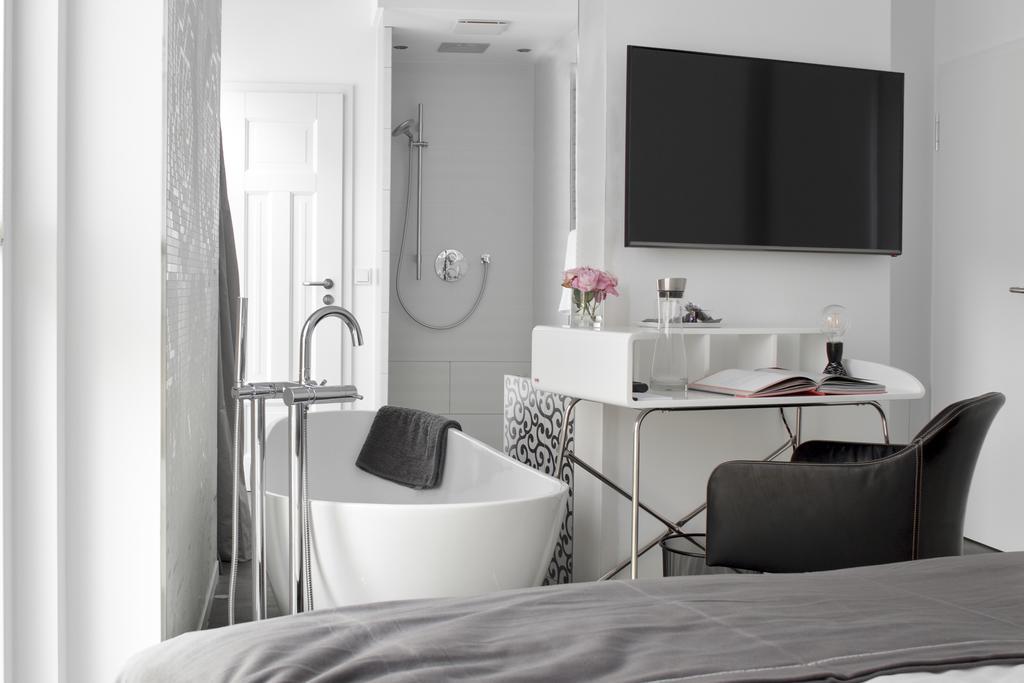 Deluxe Double Room Bath
