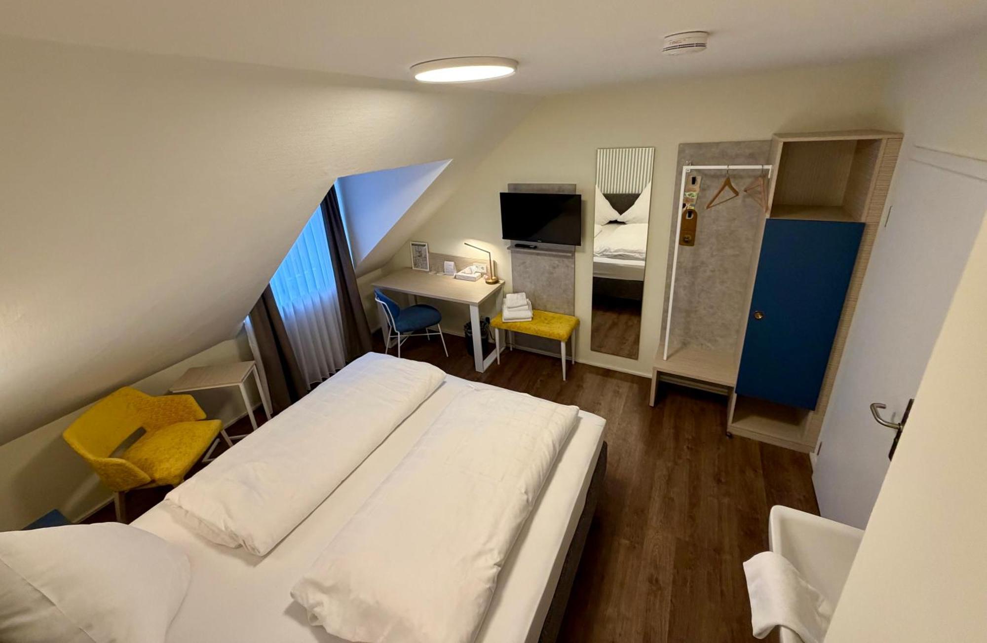 Double Room,1744064521:JPEG