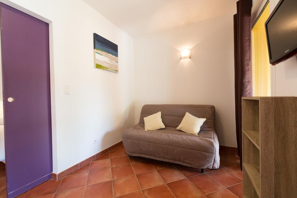 One-Bedroom Apartment (1-4 Adults),843599528:JPEG