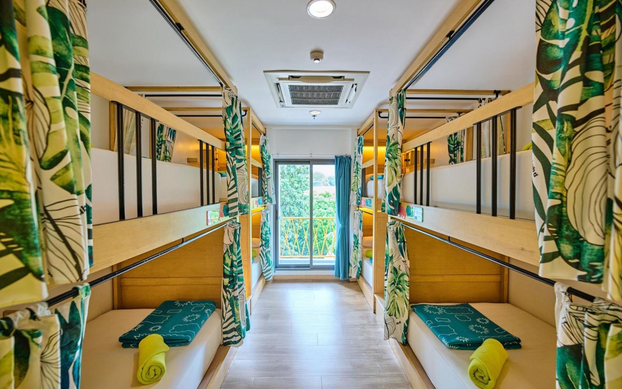 Bed 8-Bed Mixed Dormitory Room