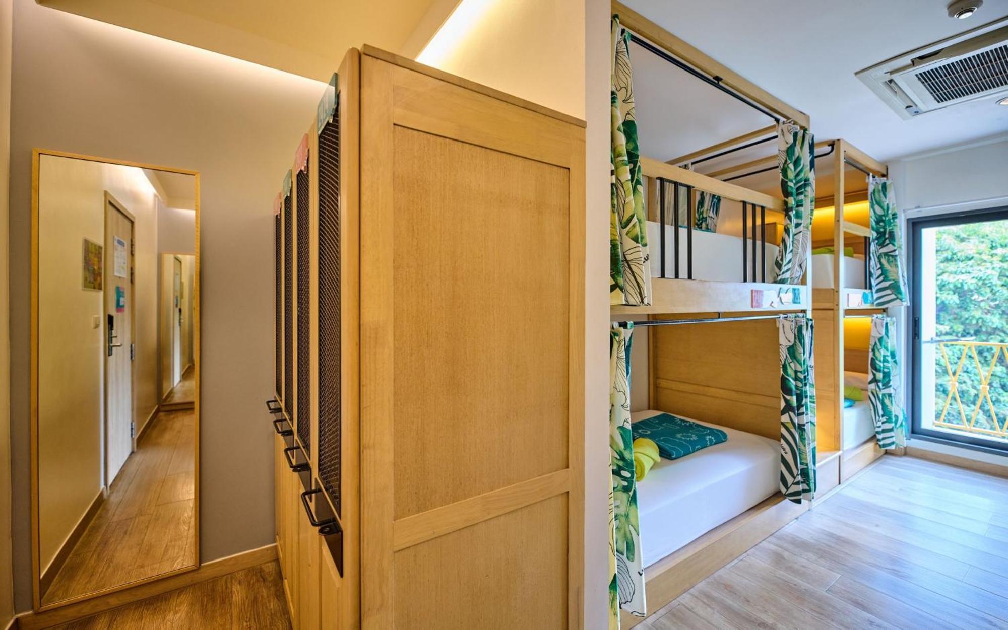 Bed 8-Bed Mixed Dormitory Room