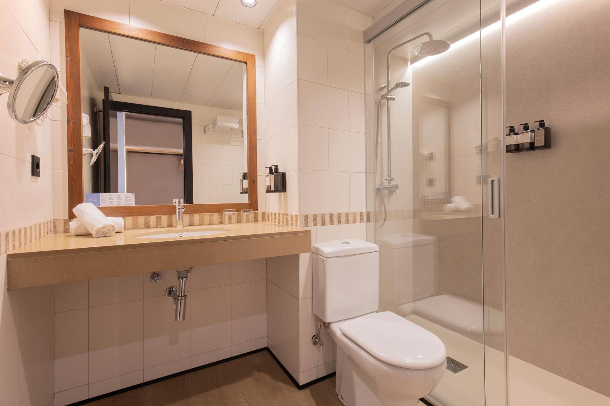 Triple Room,1746814806:JPEG