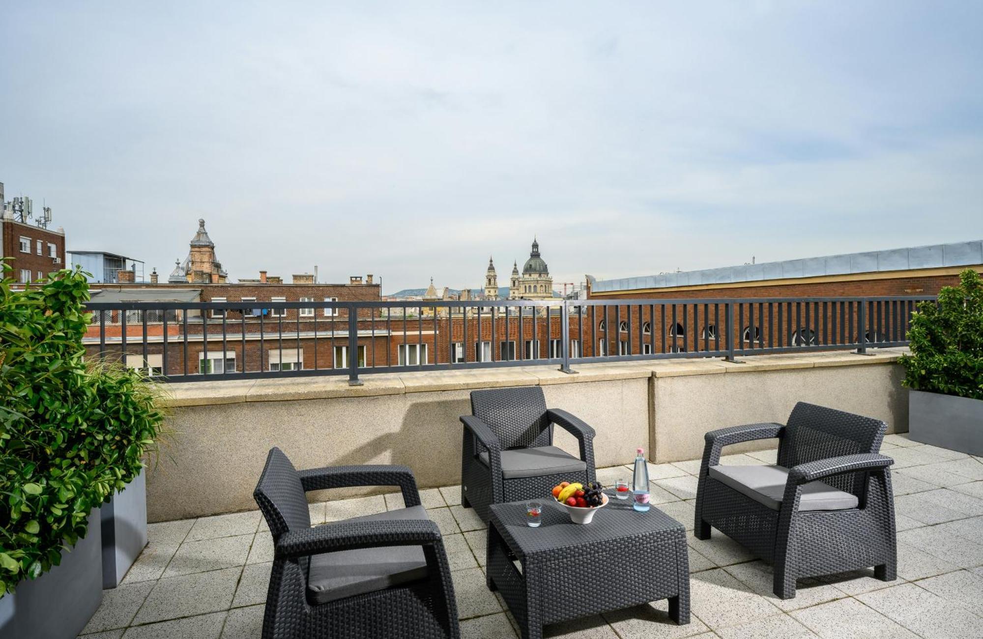 Comfort Room Terrace
