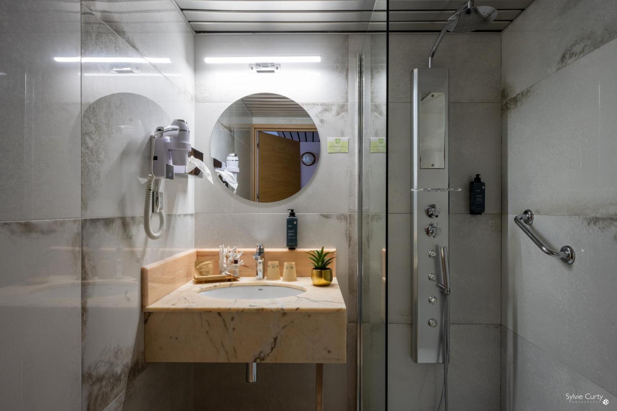 Discover Double Room Saint Nicolas Street,1765144476:JPEG