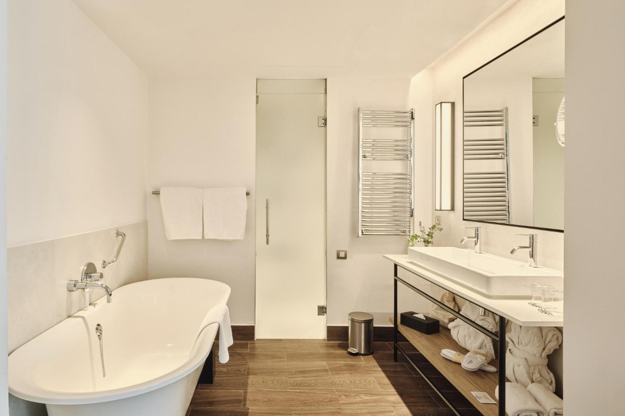 Junior Suite,1746818113:JPEG